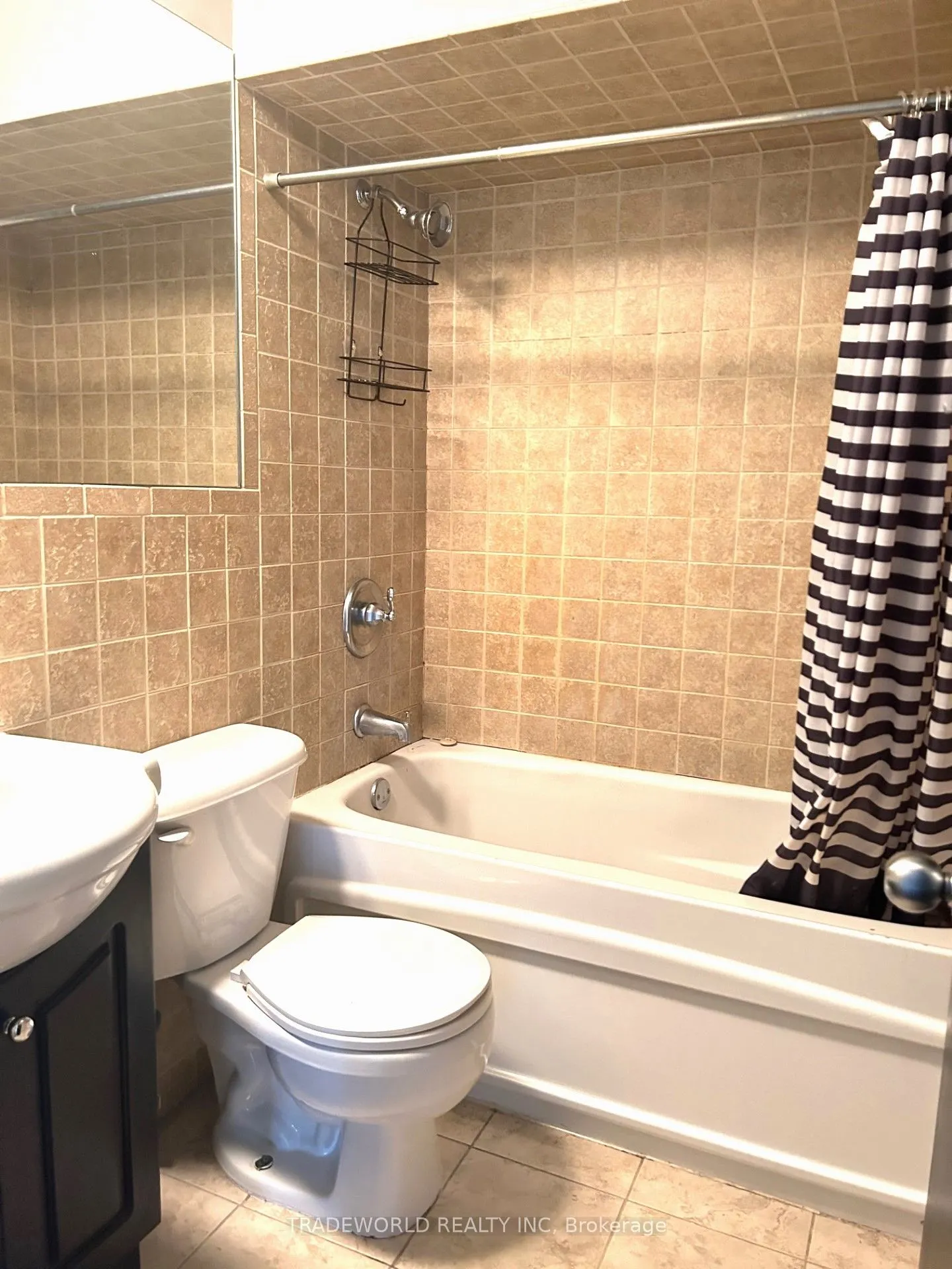 39 Oriole Parkway, #4