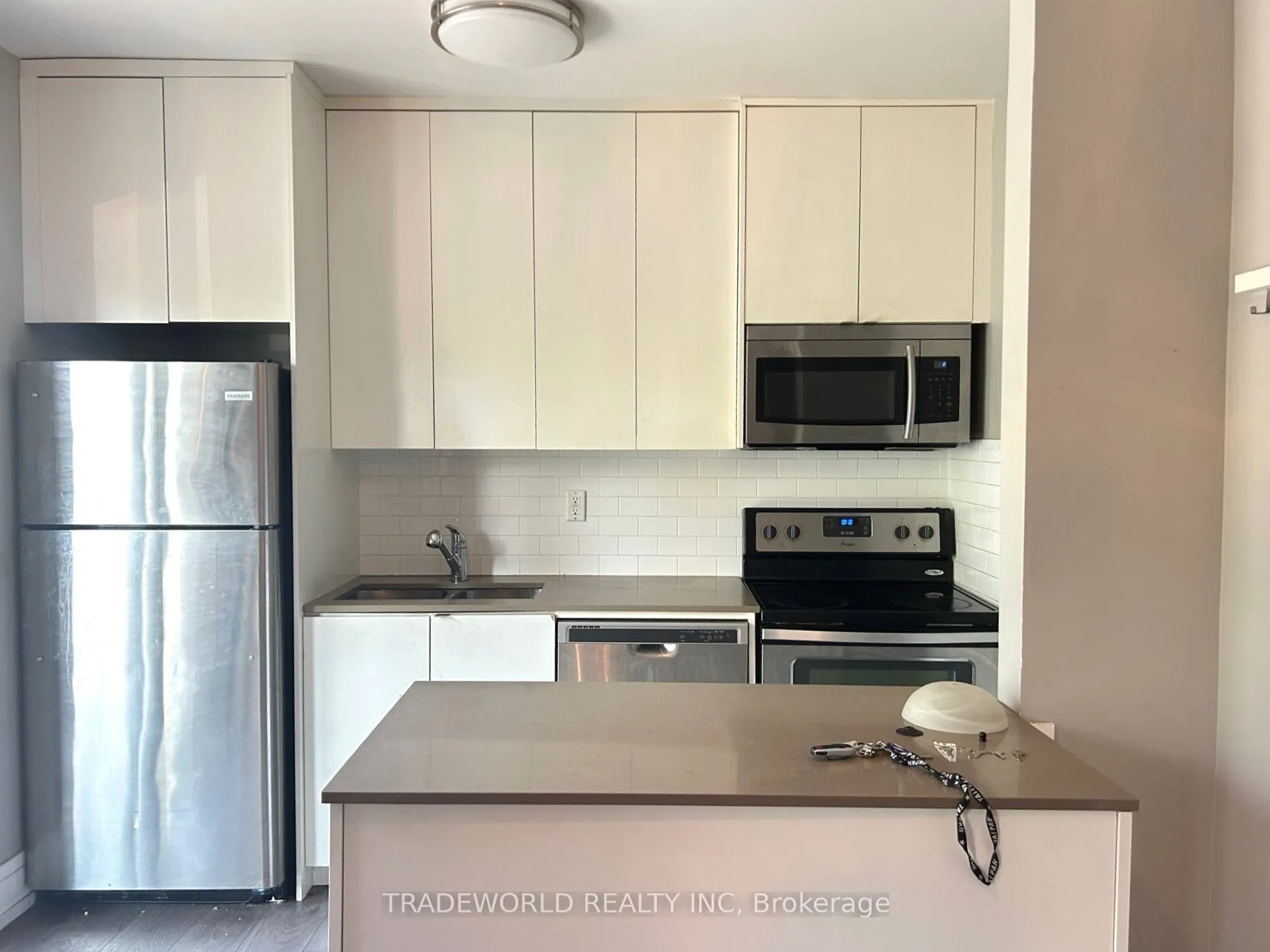 39 Oriole Parkway, #4