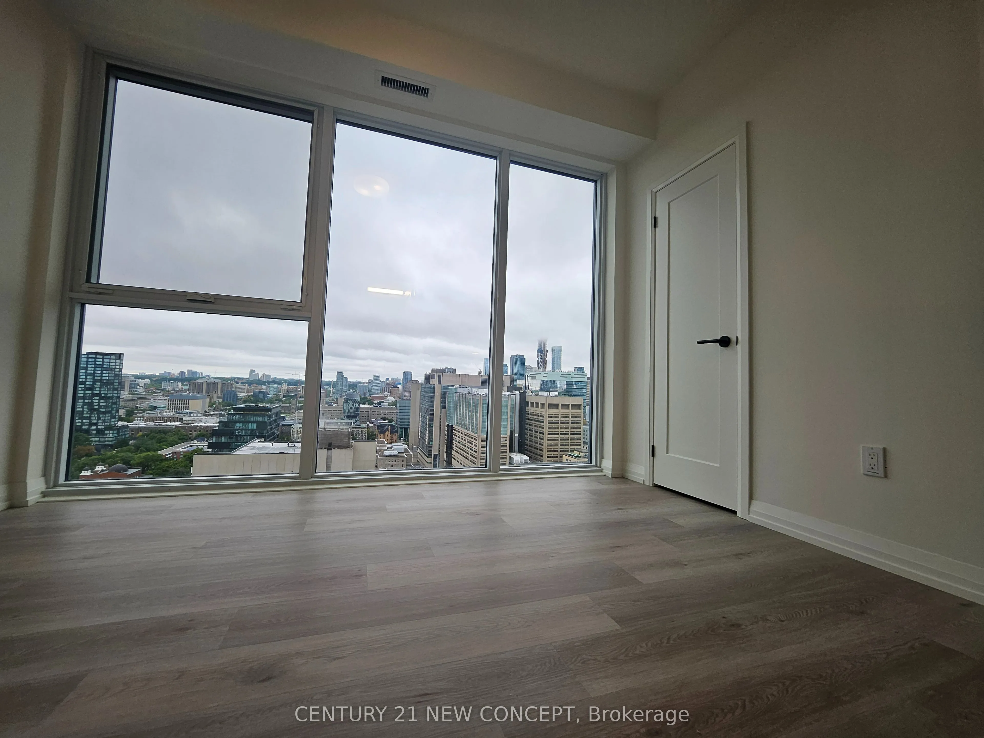 280 Dundas Street W, #2803