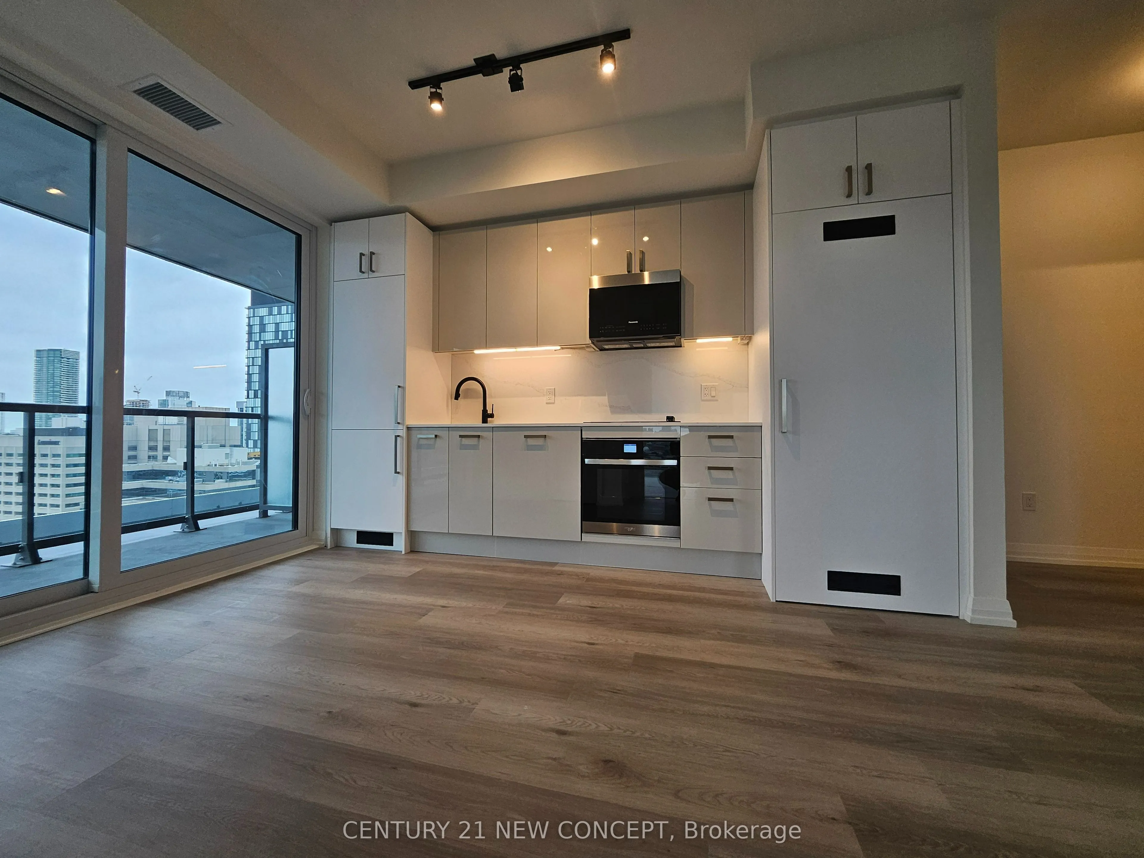280 Dundas Street W, #2803