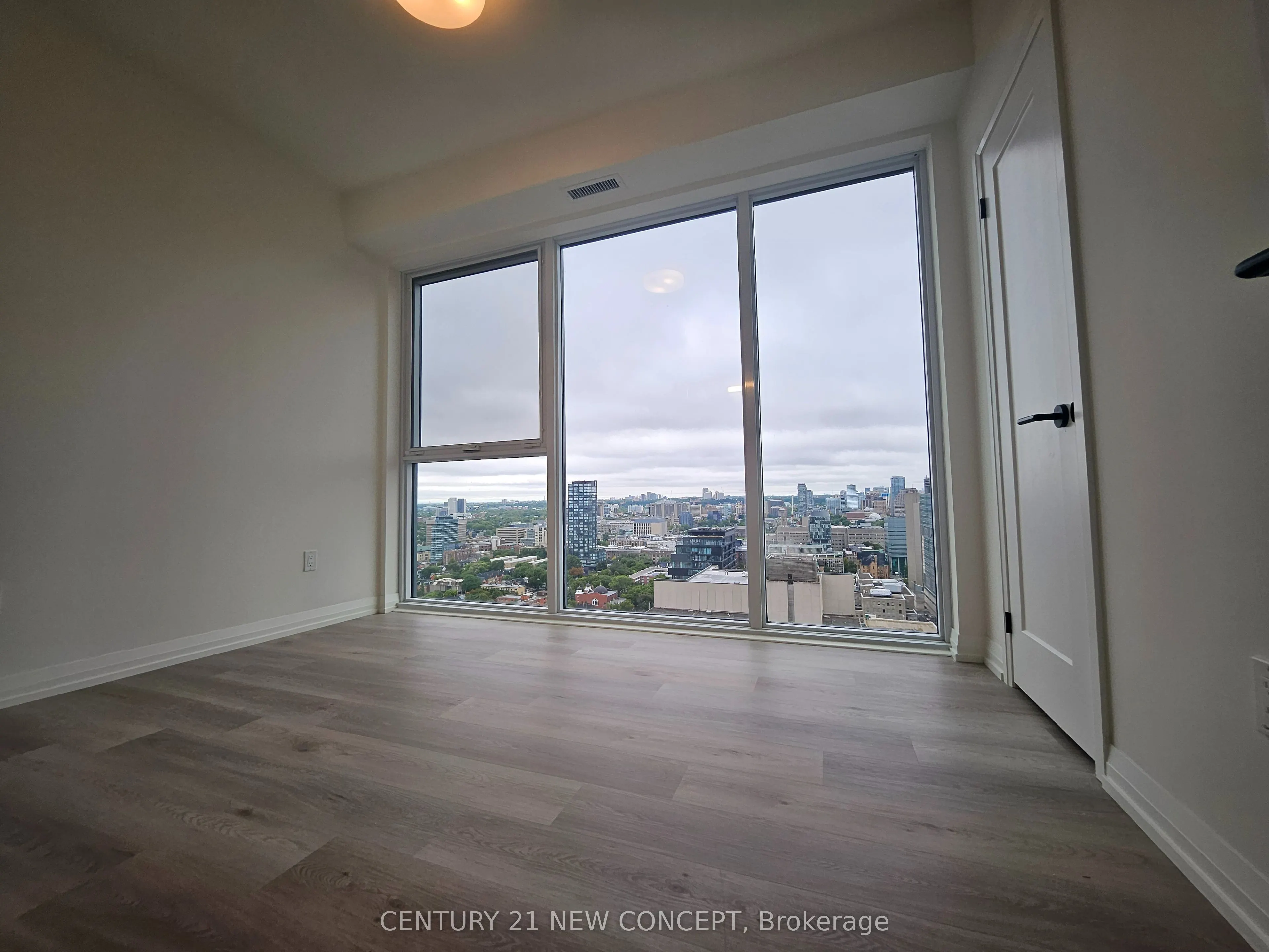 280 Dundas Street W, #2803