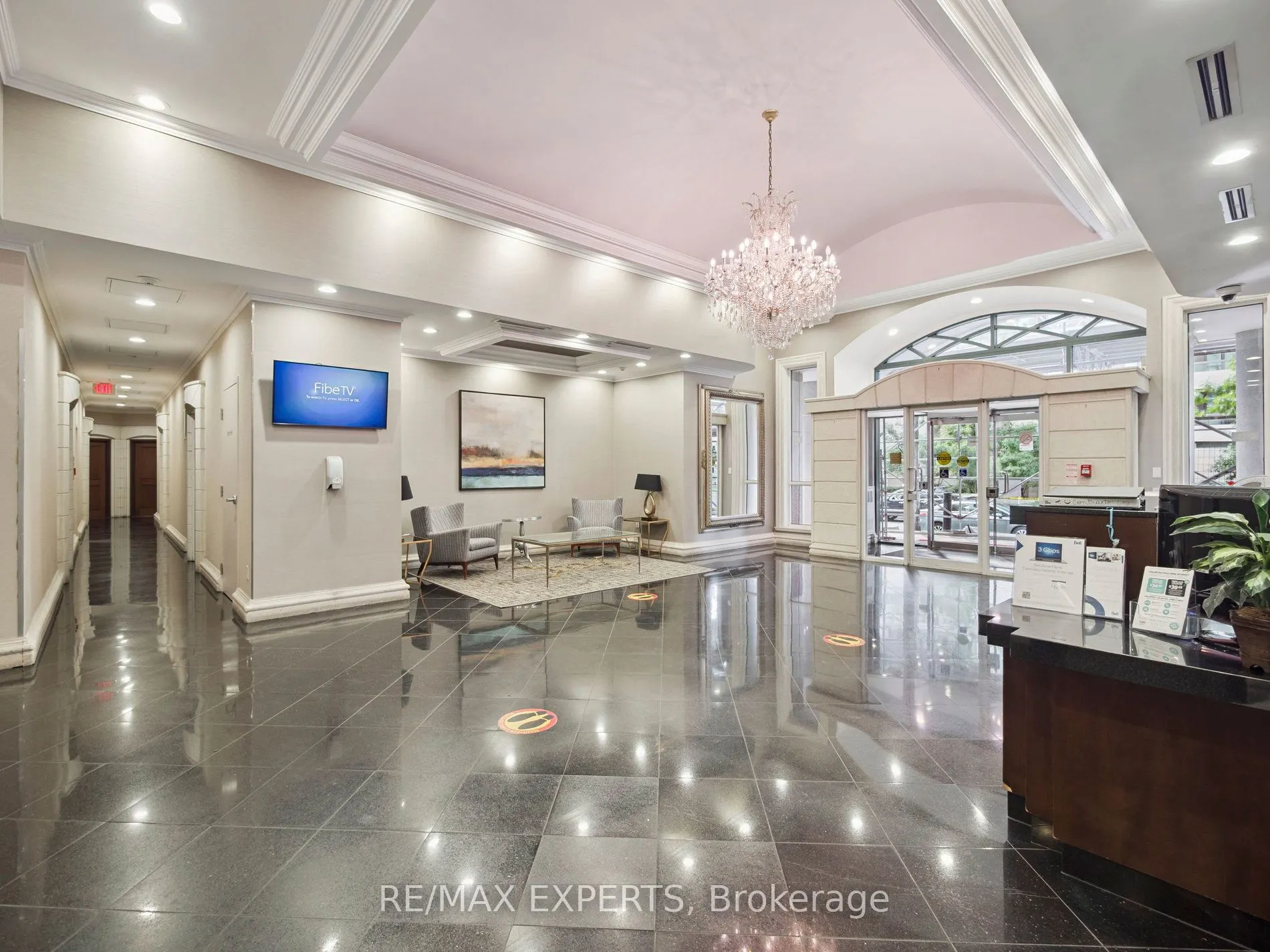 7 Lorraine Drive, #UPH-06