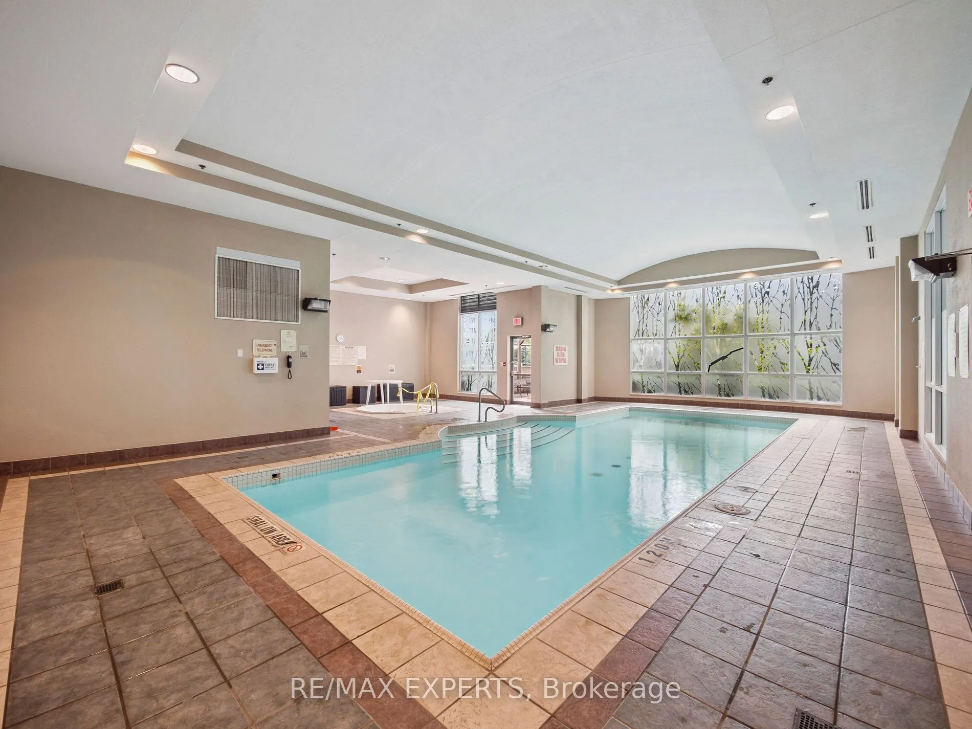 7 Lorraine Drive, #UPH-06