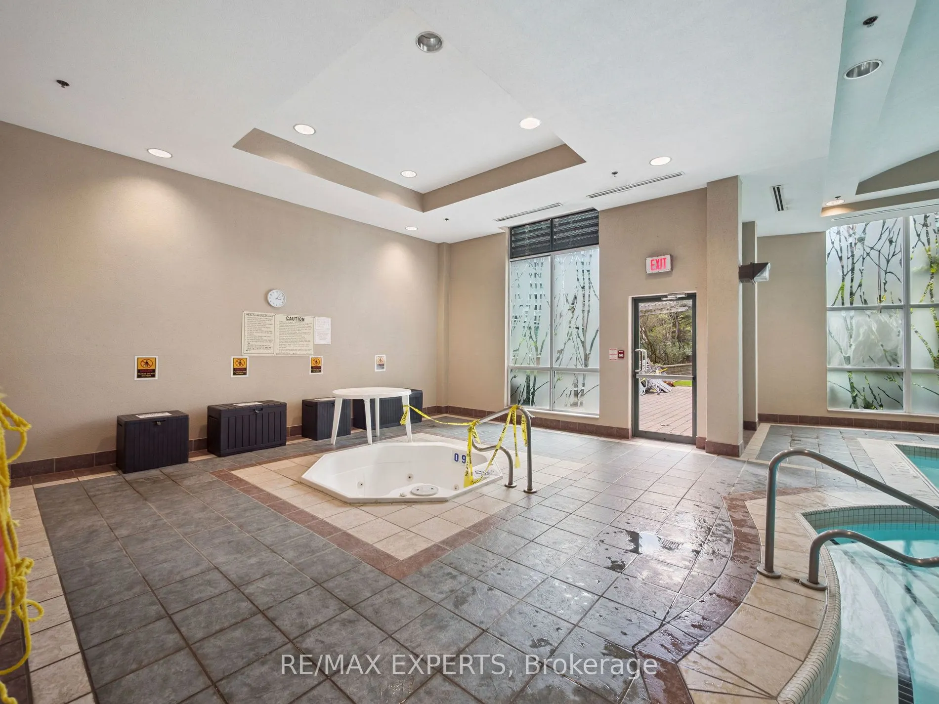 7 Lorraine Drive, #UPH-06