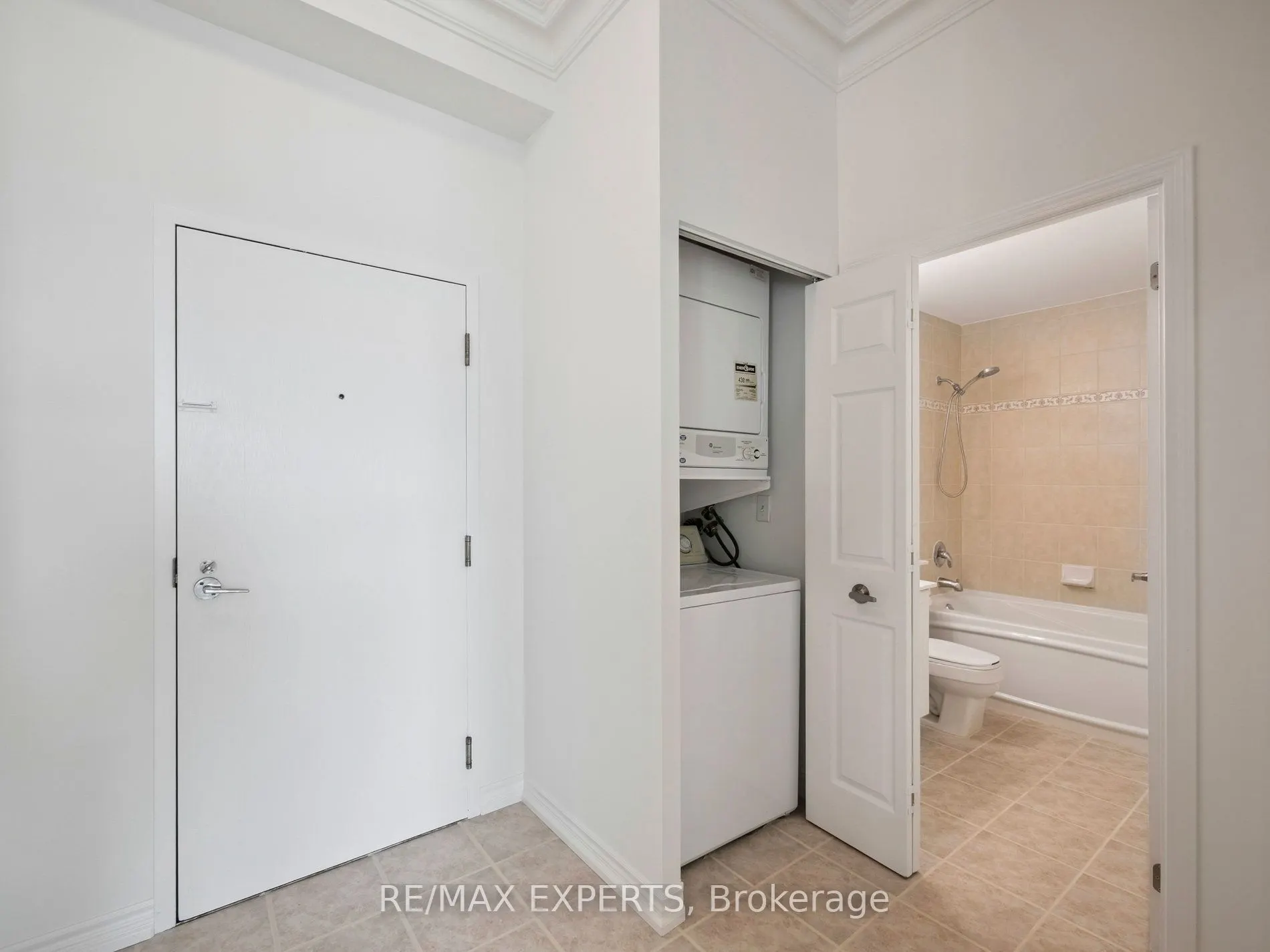 7 Lorraine Drive, #UPH-06