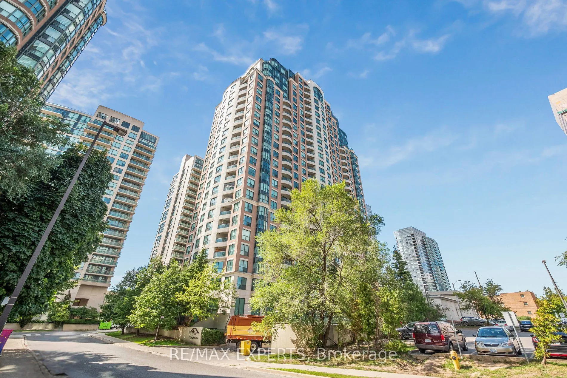 7 Lorraine Drive, #UPH-06