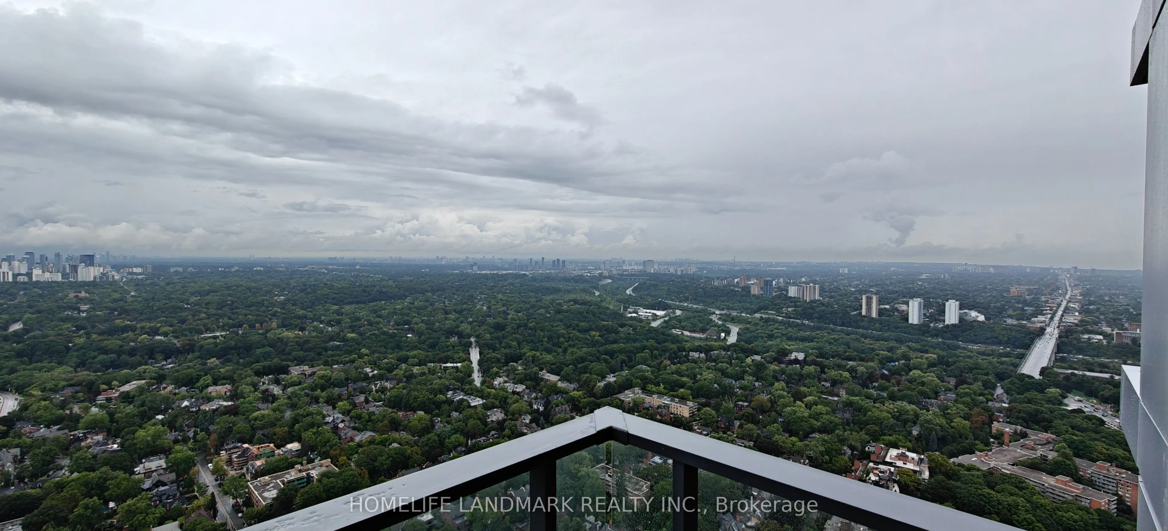 395 Bloor Street E, #5405