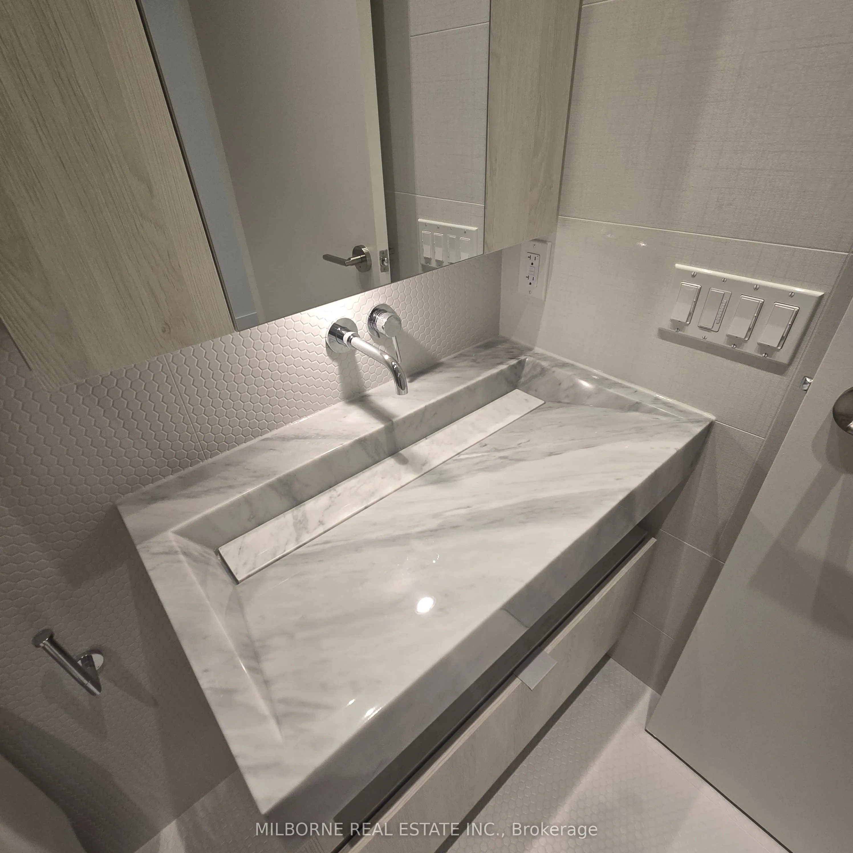 11 Yorkville Avenue, #4608