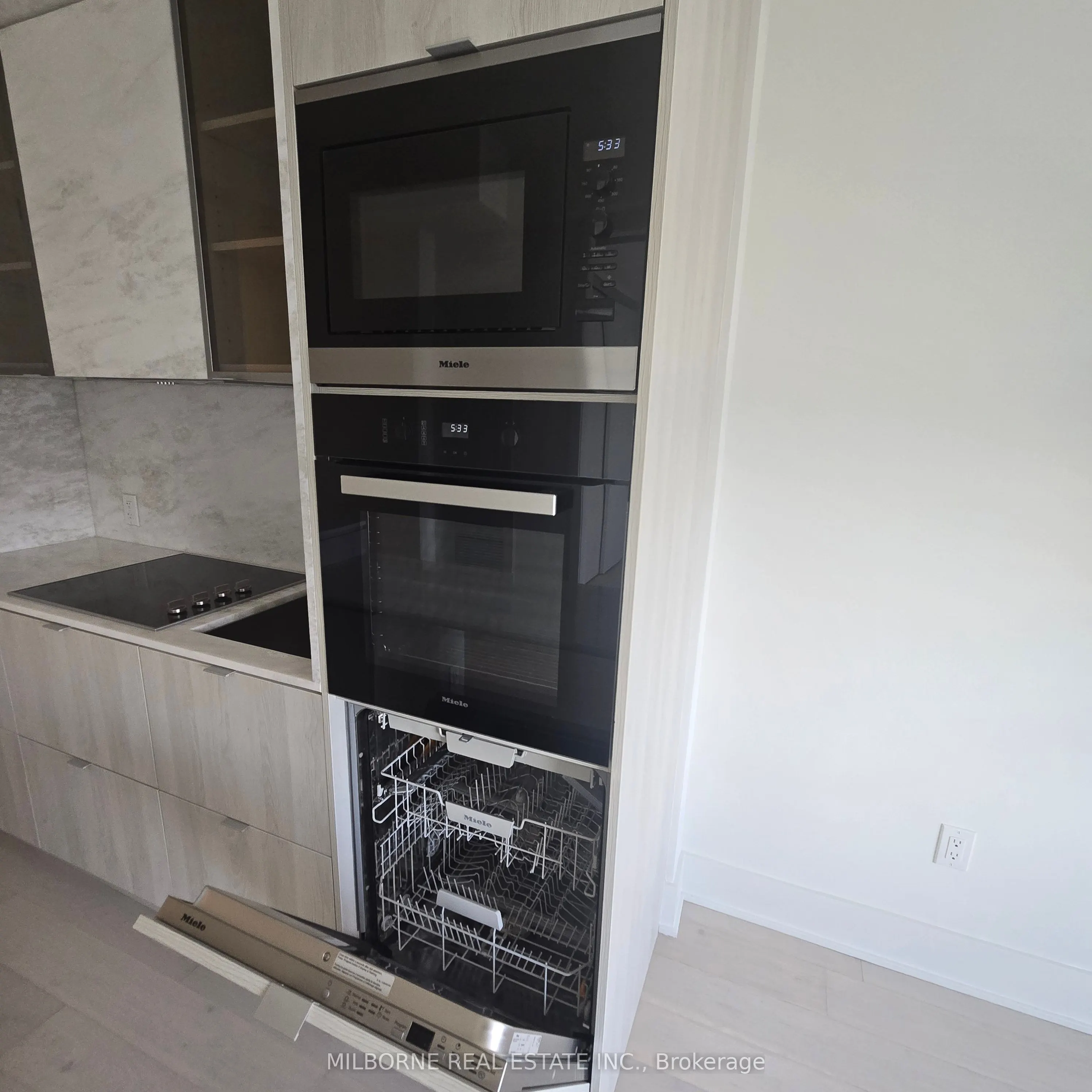 11 Yorkville Avenue, #4608