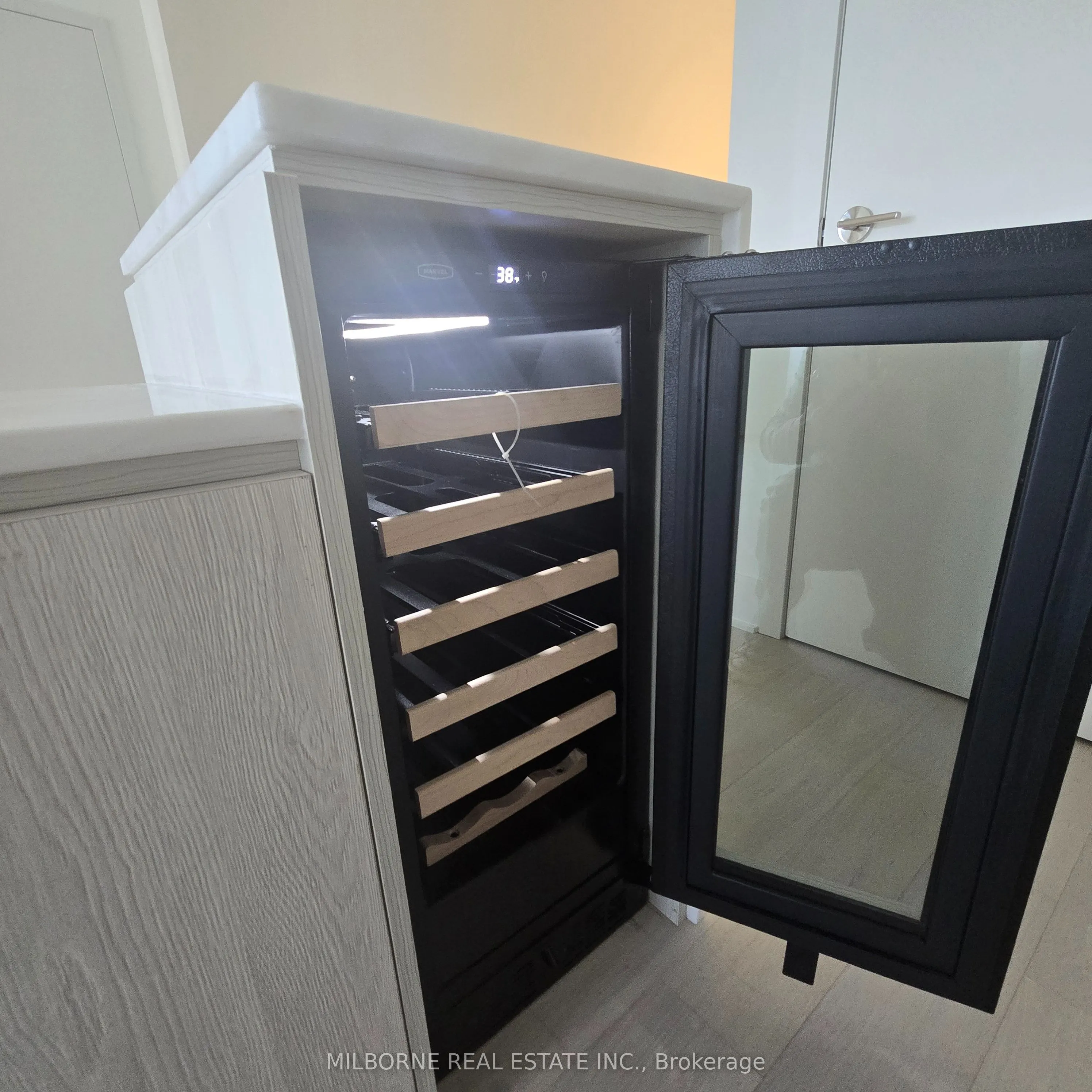 11 Yorkville Avenue, #4608