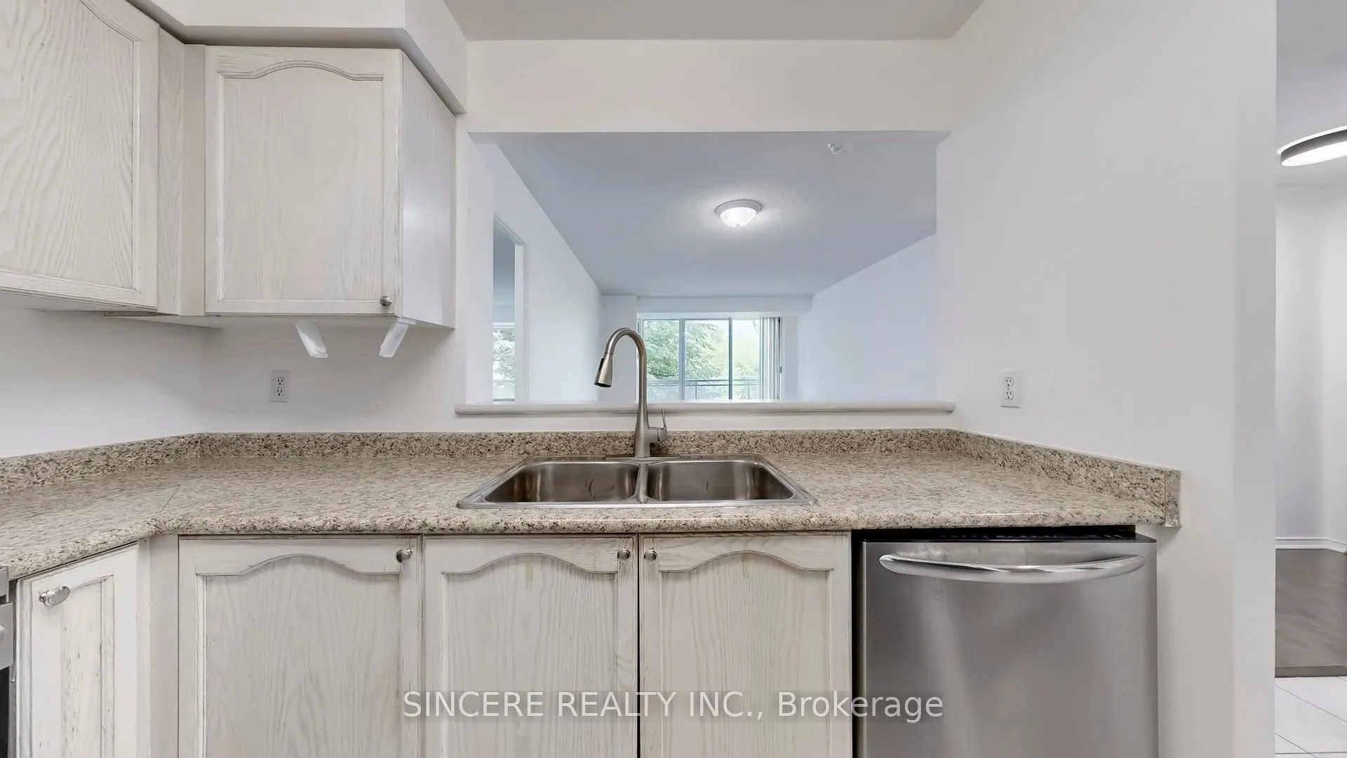 39 Pemberton Avenue, #310