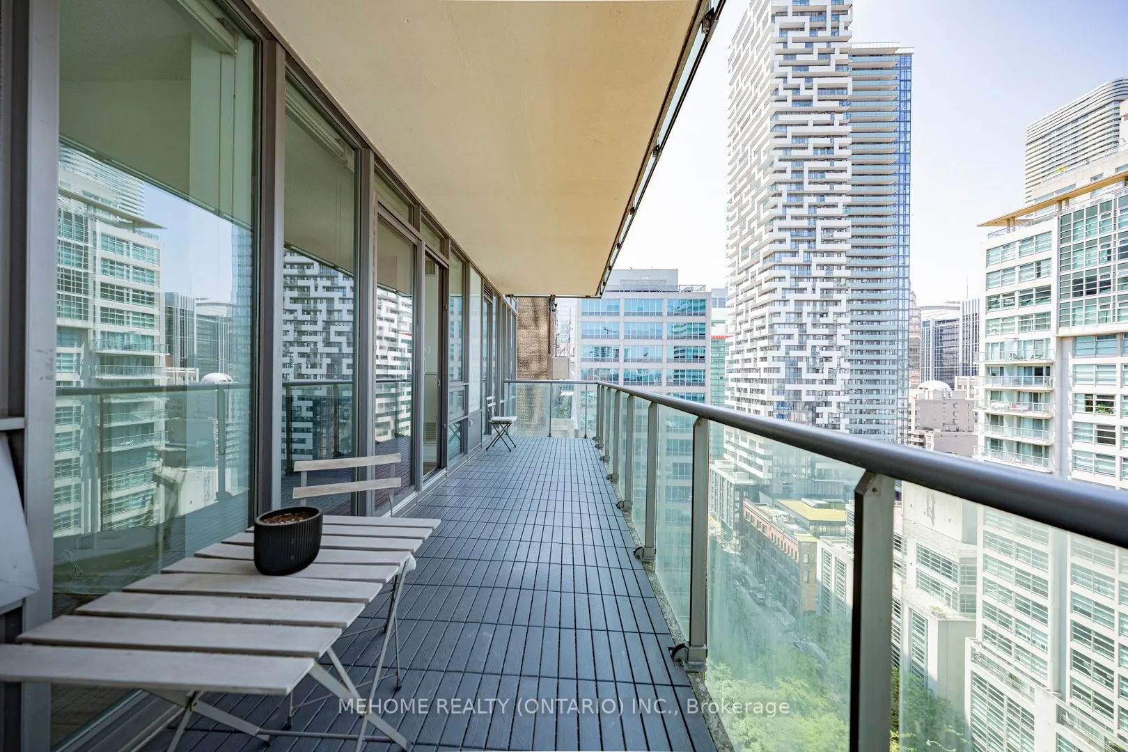 33 Lombard Street, #1704