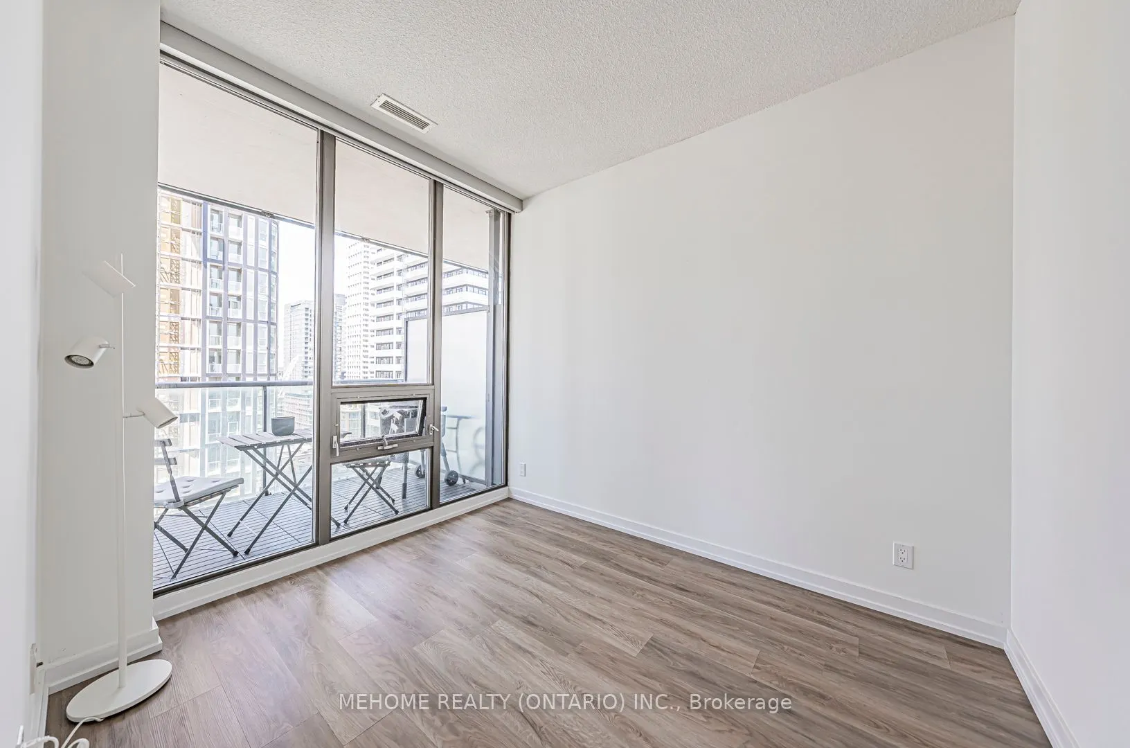 33 Lombard Street, #1704