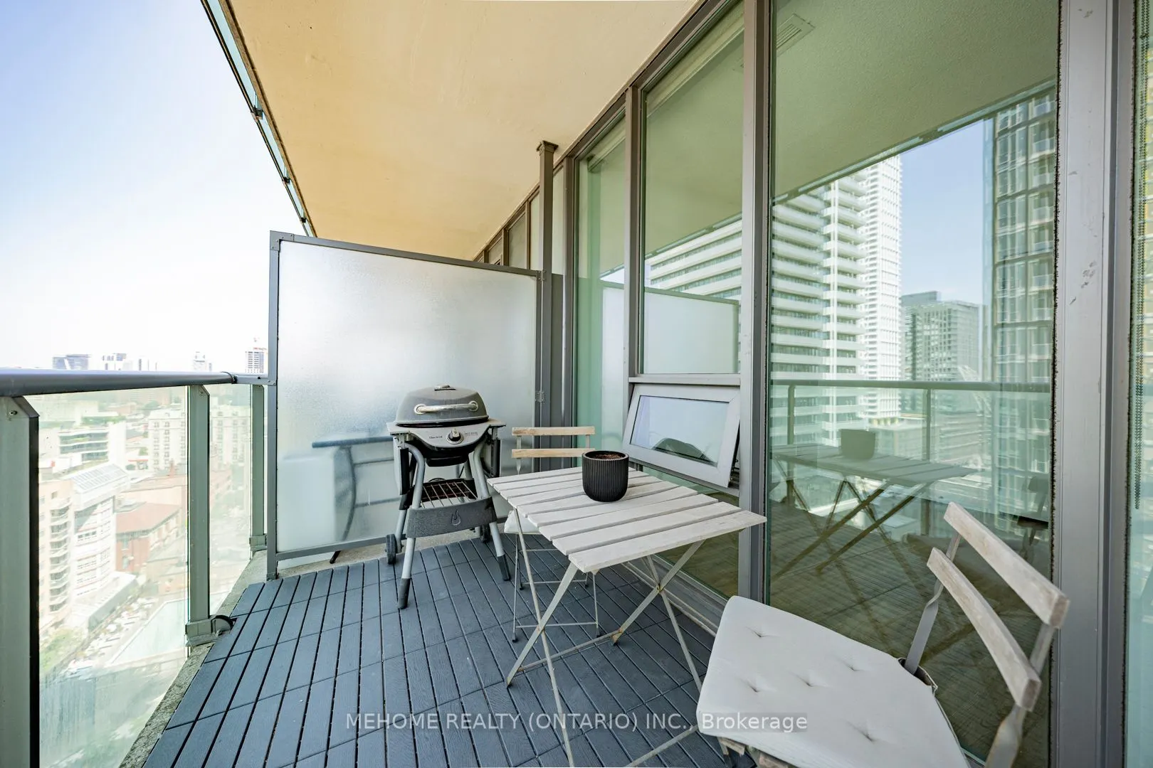 33 Lombard Street, #1704