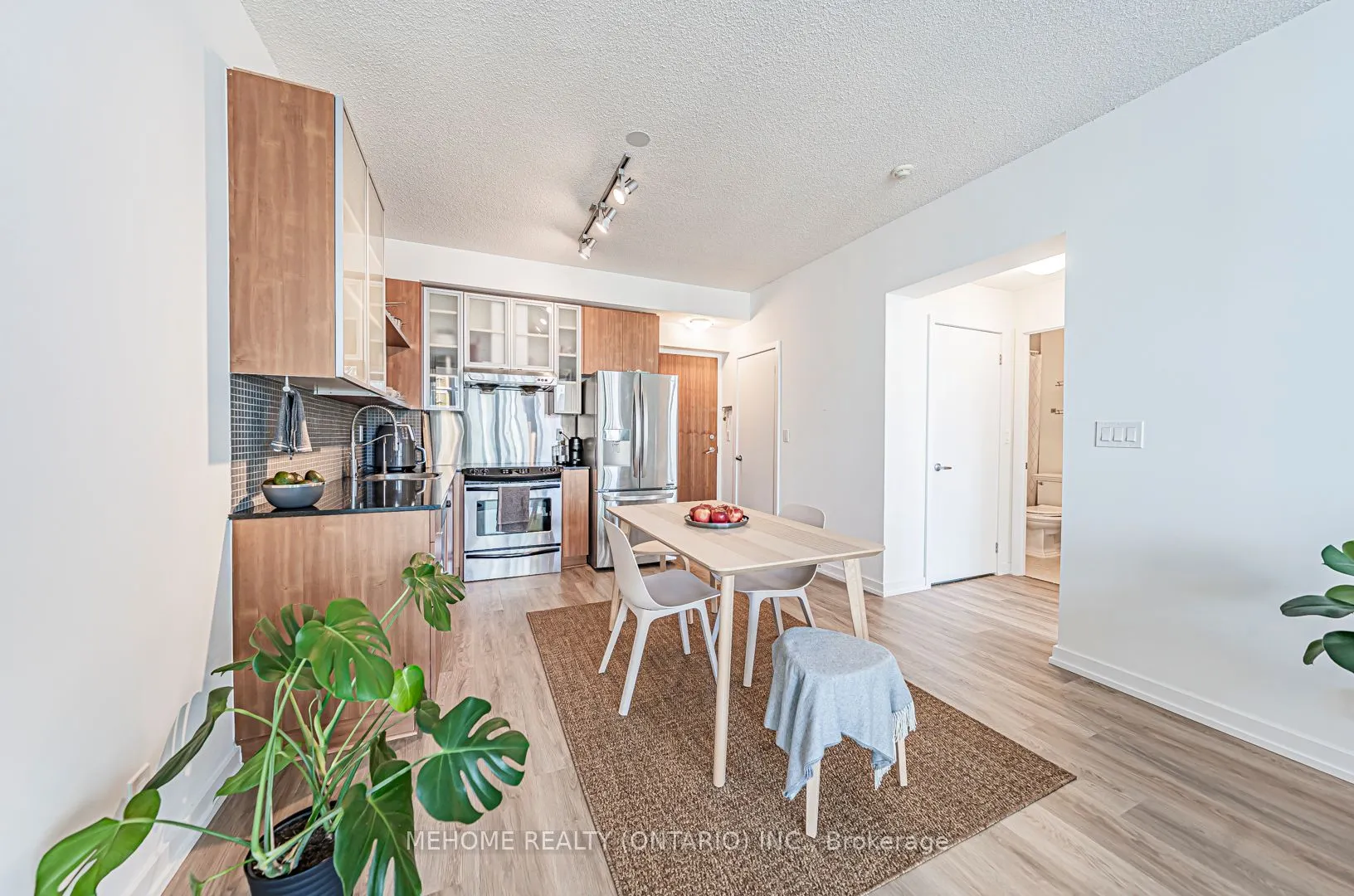 33 Lombard Street, #1704