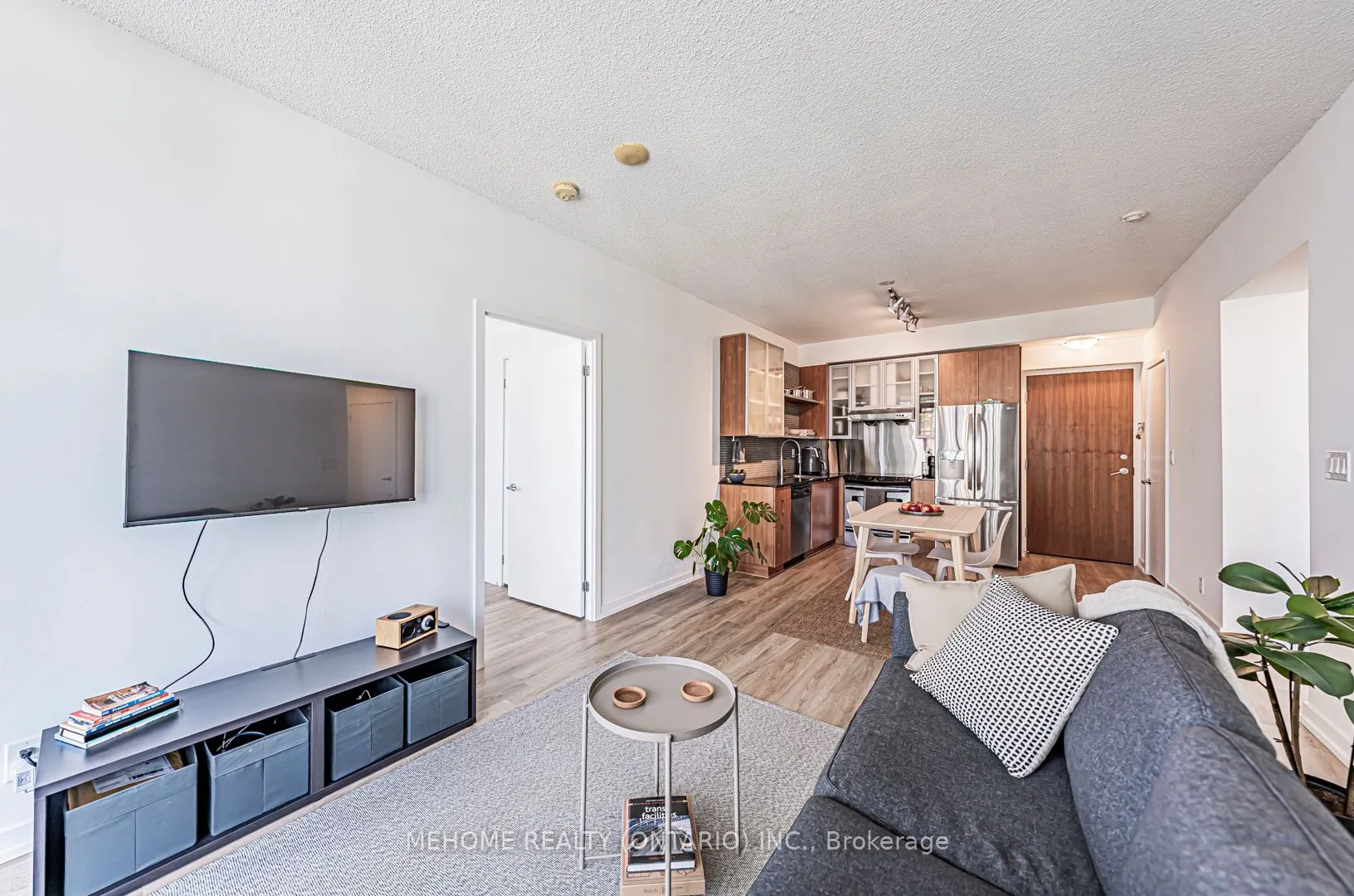 33 Lombard Street, #1704
