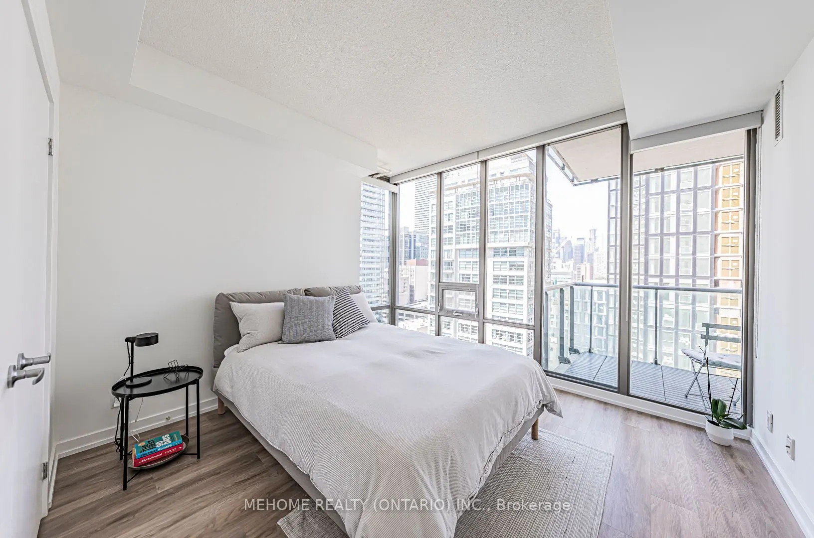 33 Lombard Street, #1704