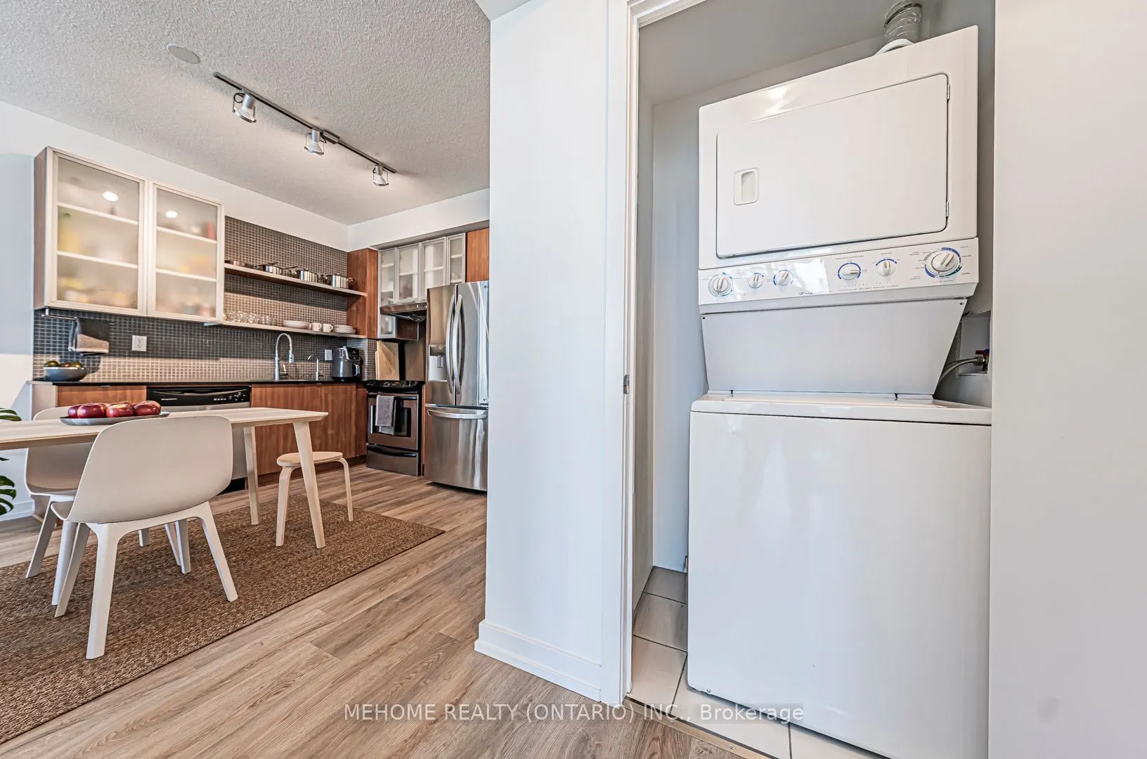 33 Lombard Street, #1704
