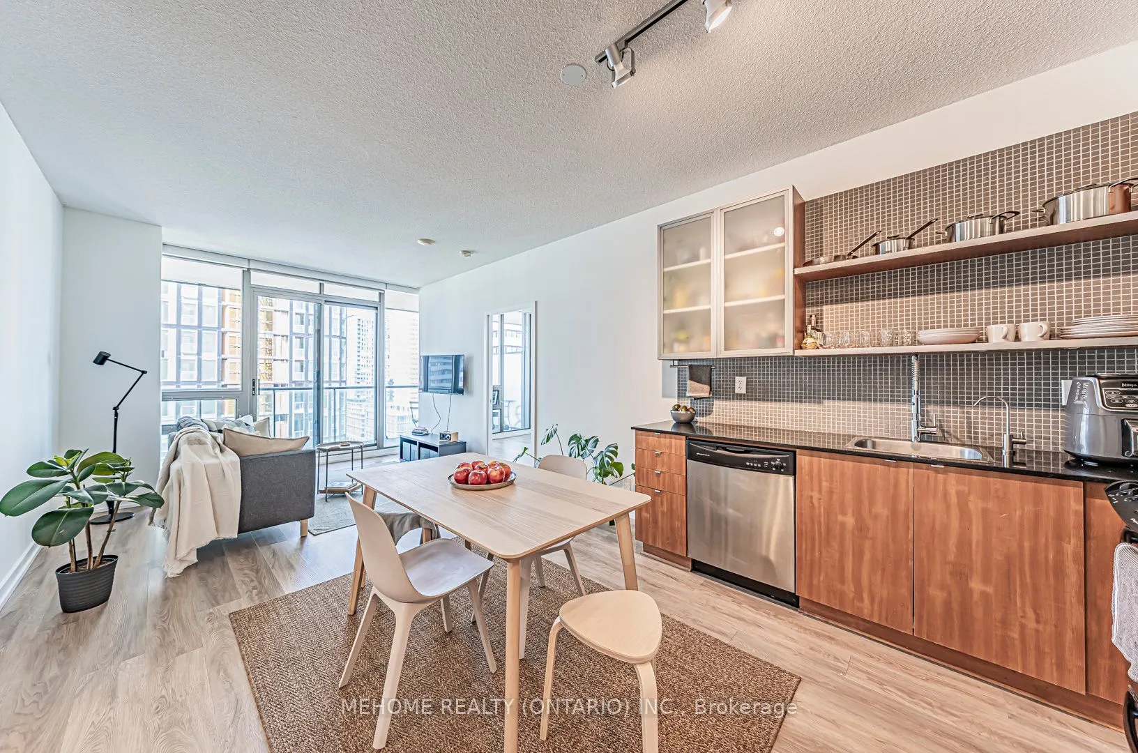 33 Lombard Street, #1704