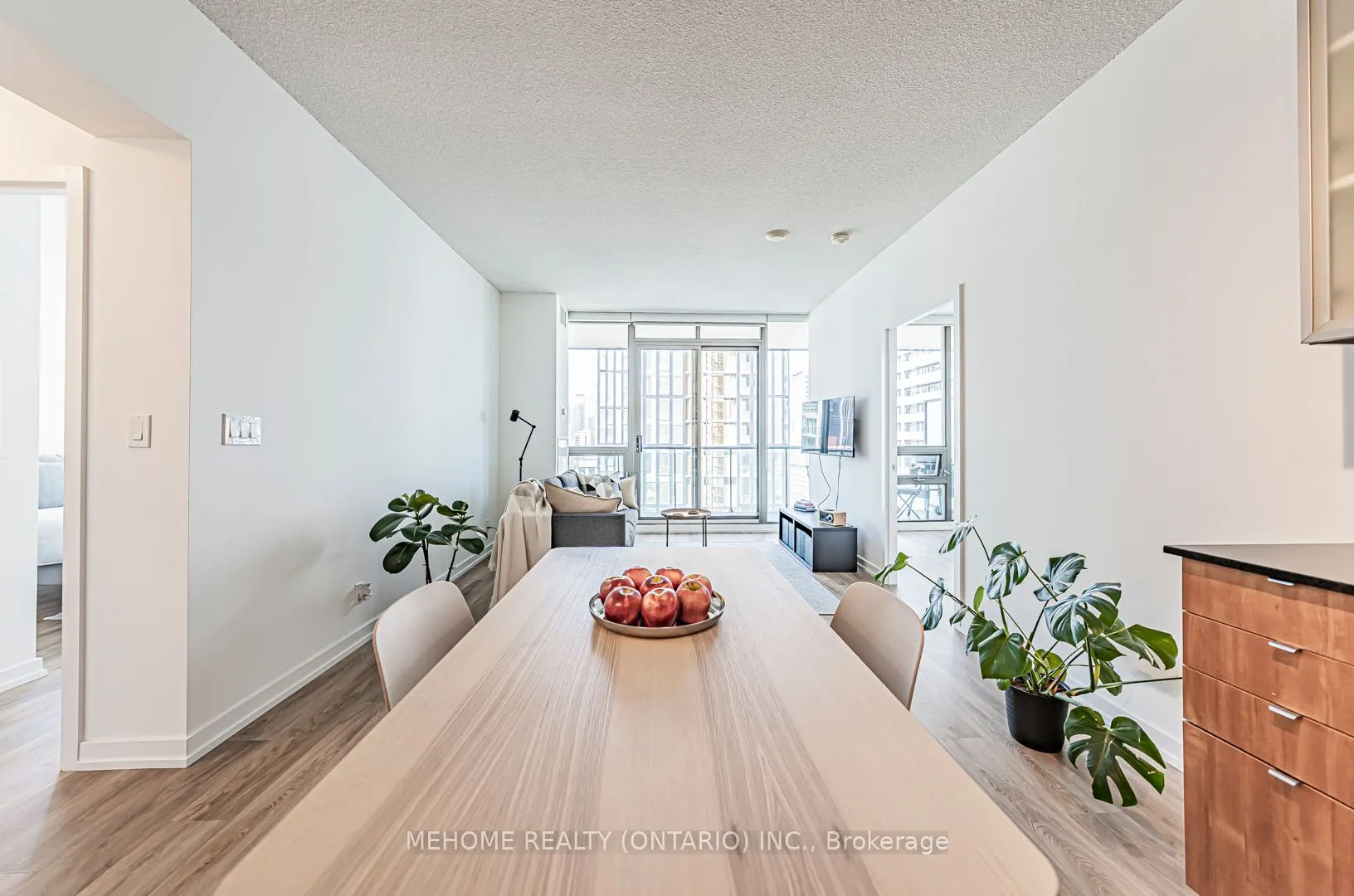 33 Lombard Street, #1704