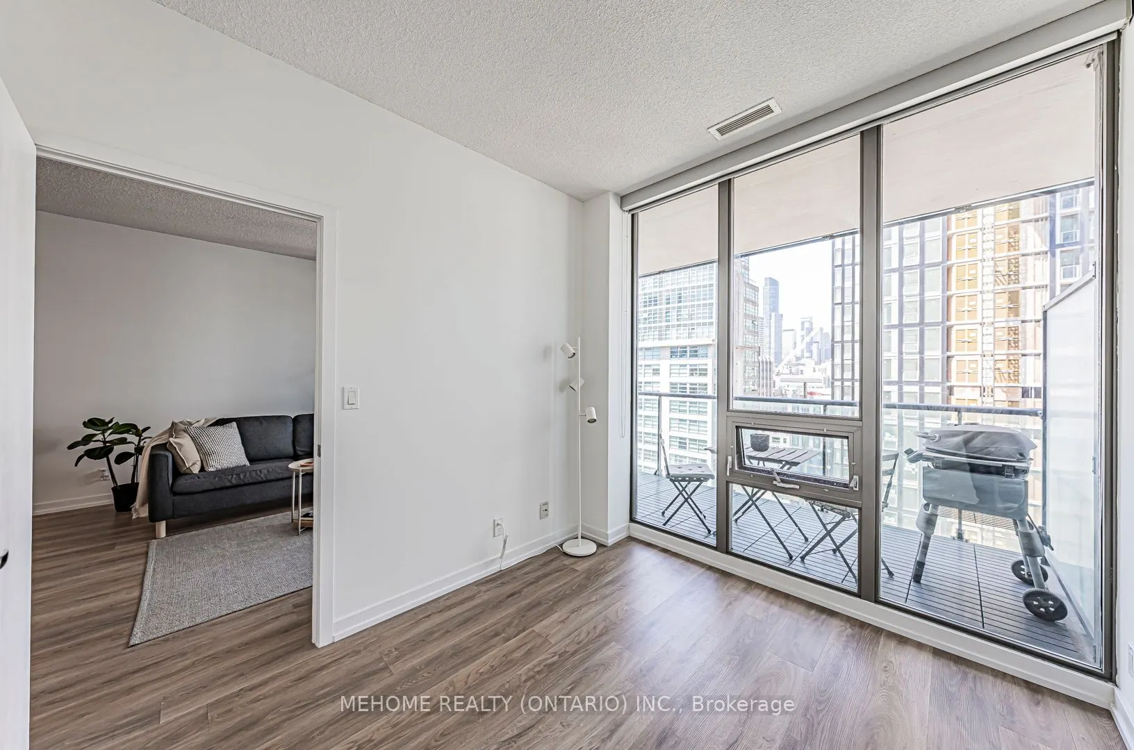 33 Lombard Street, #1704