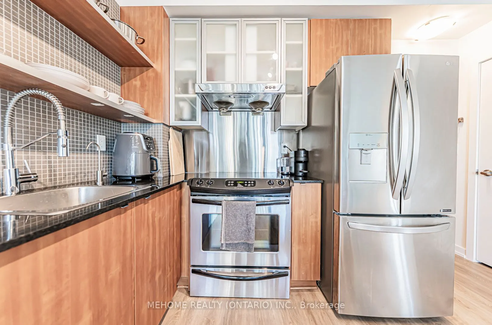 33 Lombard Street, #1704