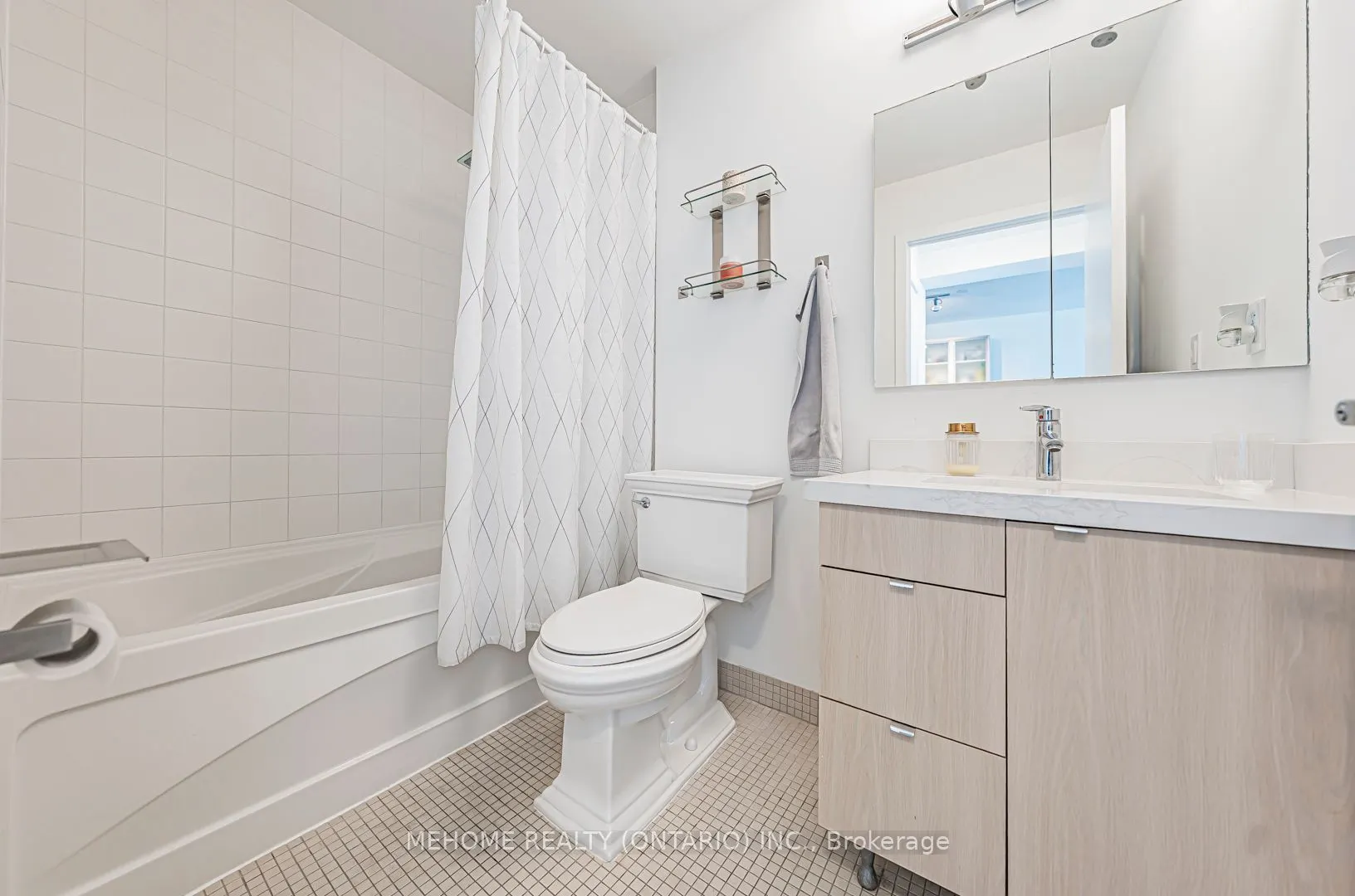 33 Lombard Street, #1704