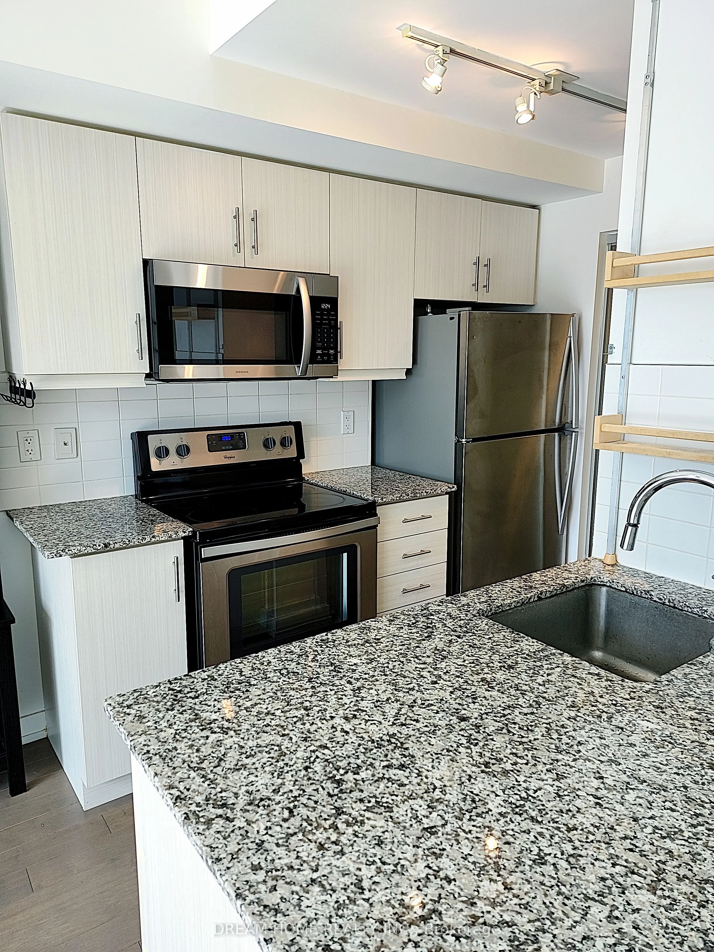 10 Willison Square, #Ph06