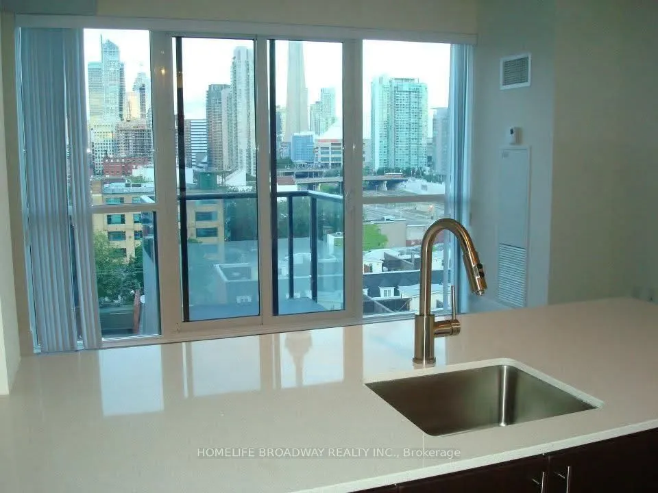 560 Front Street W, #916