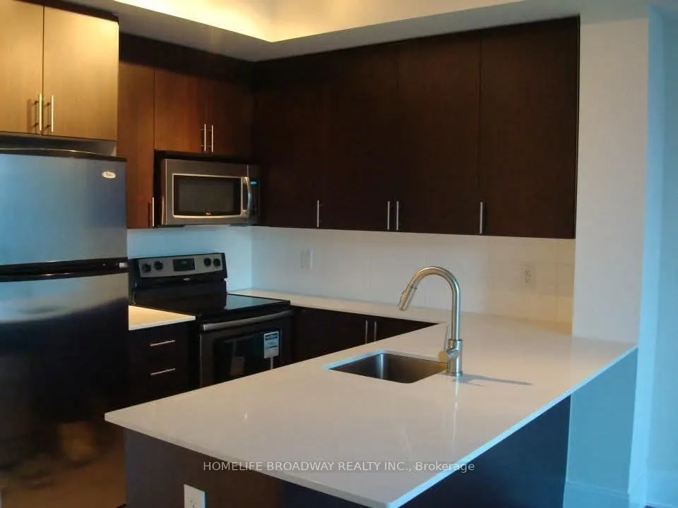 560 Front Street W, #916