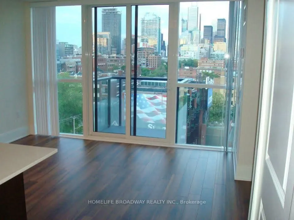 560 Front Street W, #916