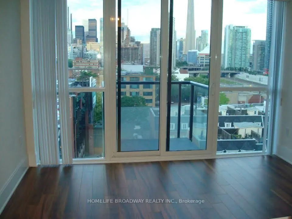560 Front Street W, #916