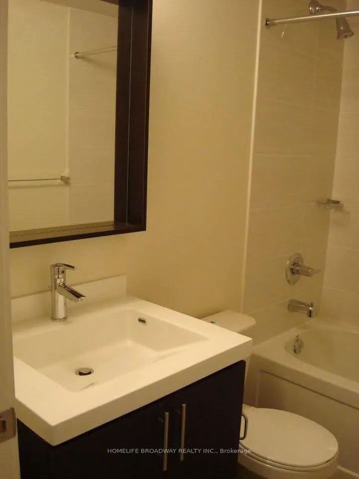 560 Front Street W, #916