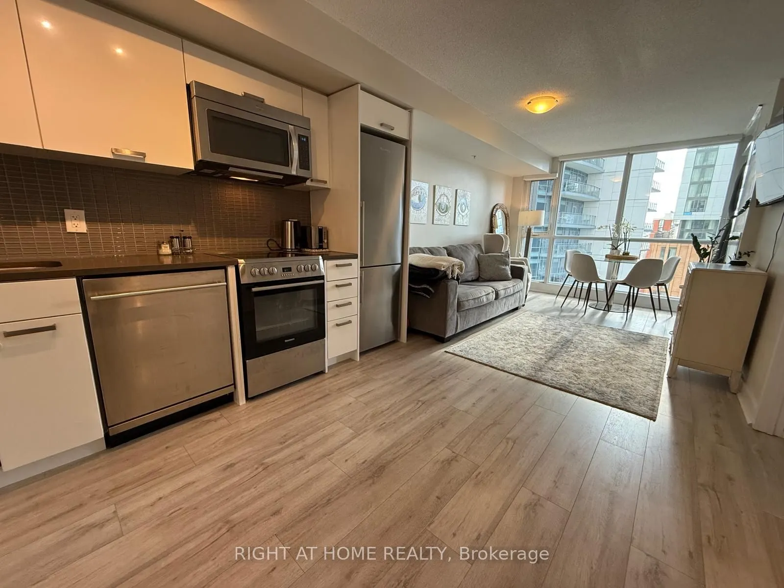 295 Adelaide Street W, #1412