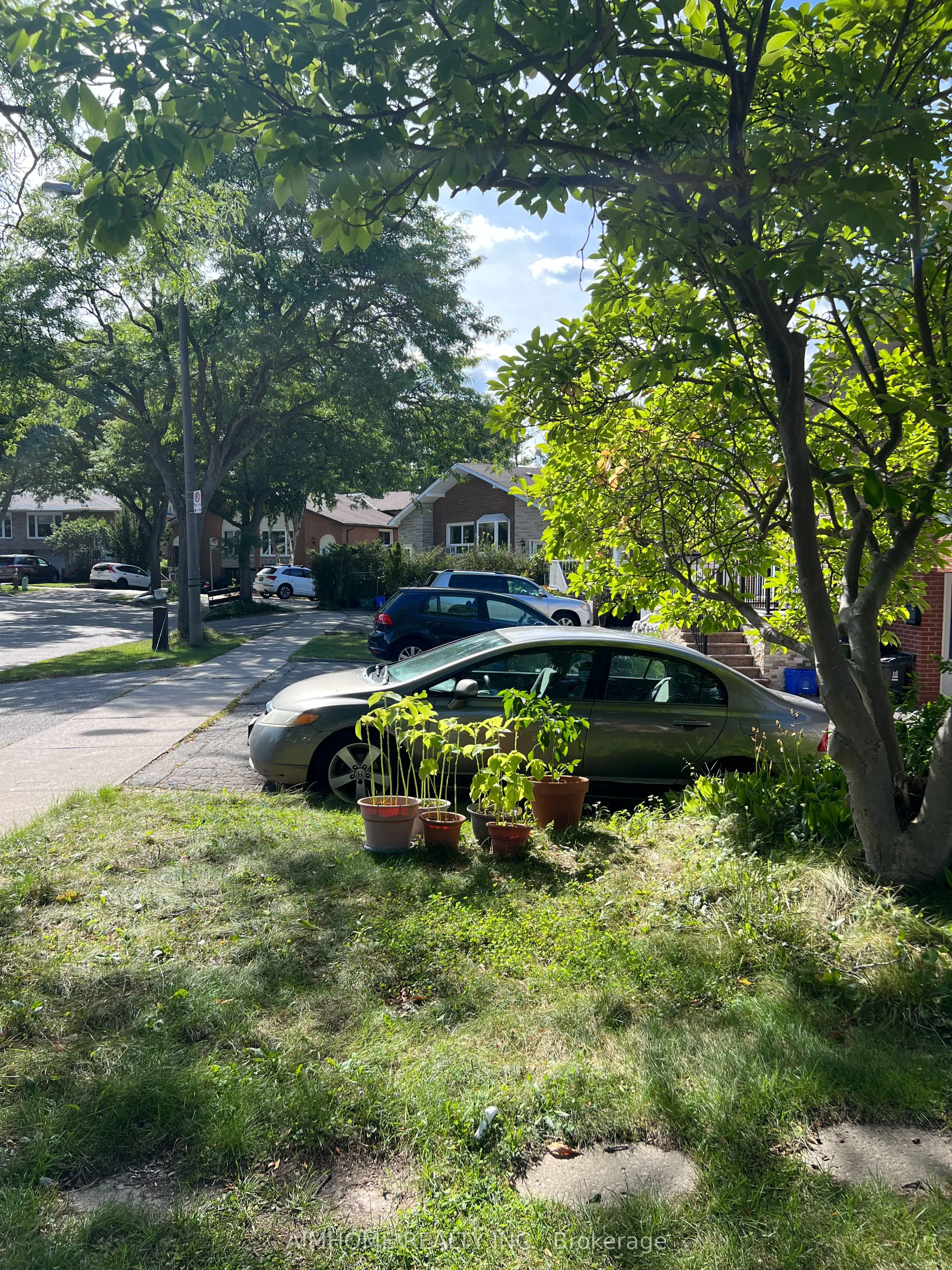 86 James Gray Drive, #Upper