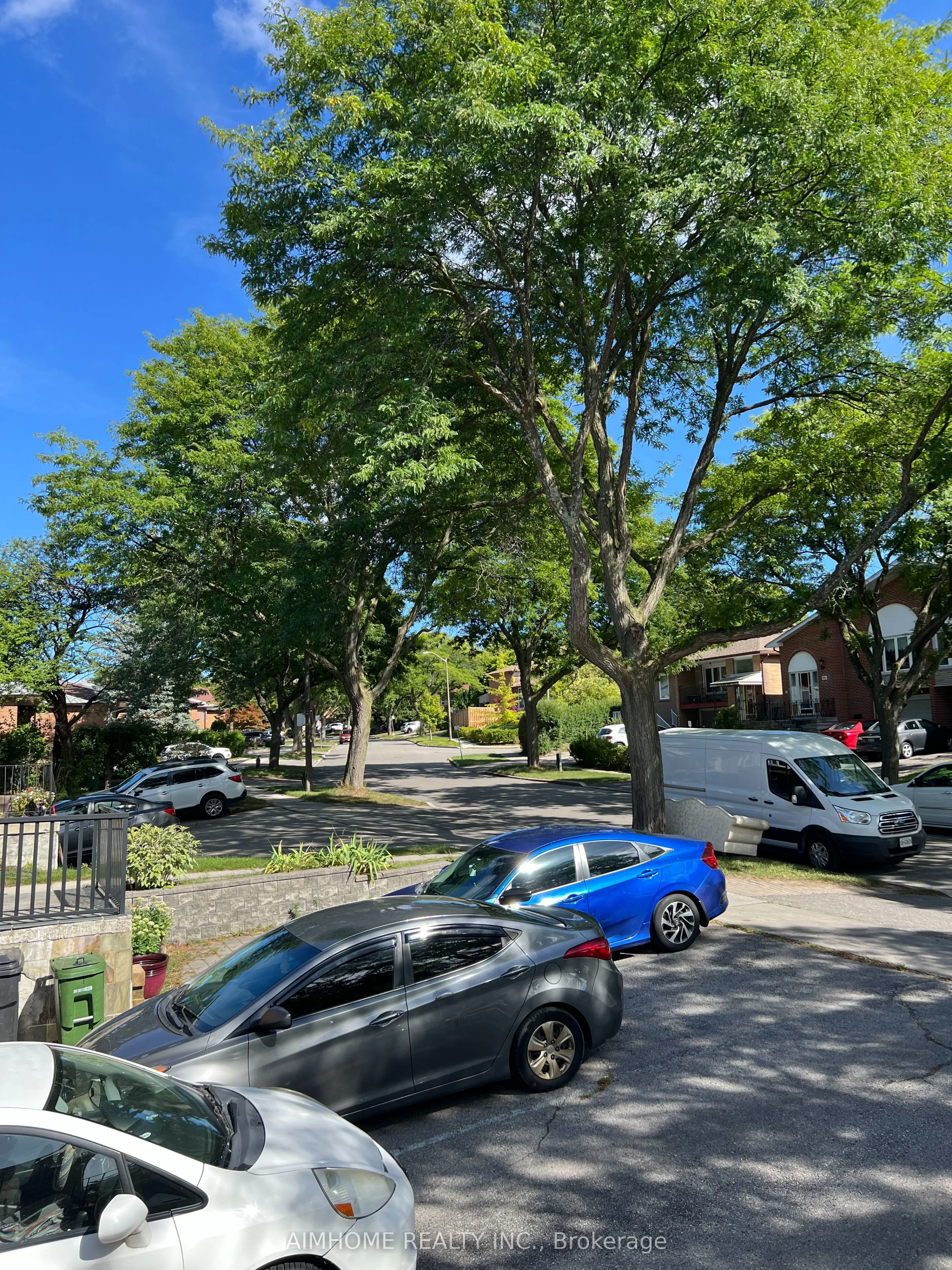 86 James Gray Drive, #Upper