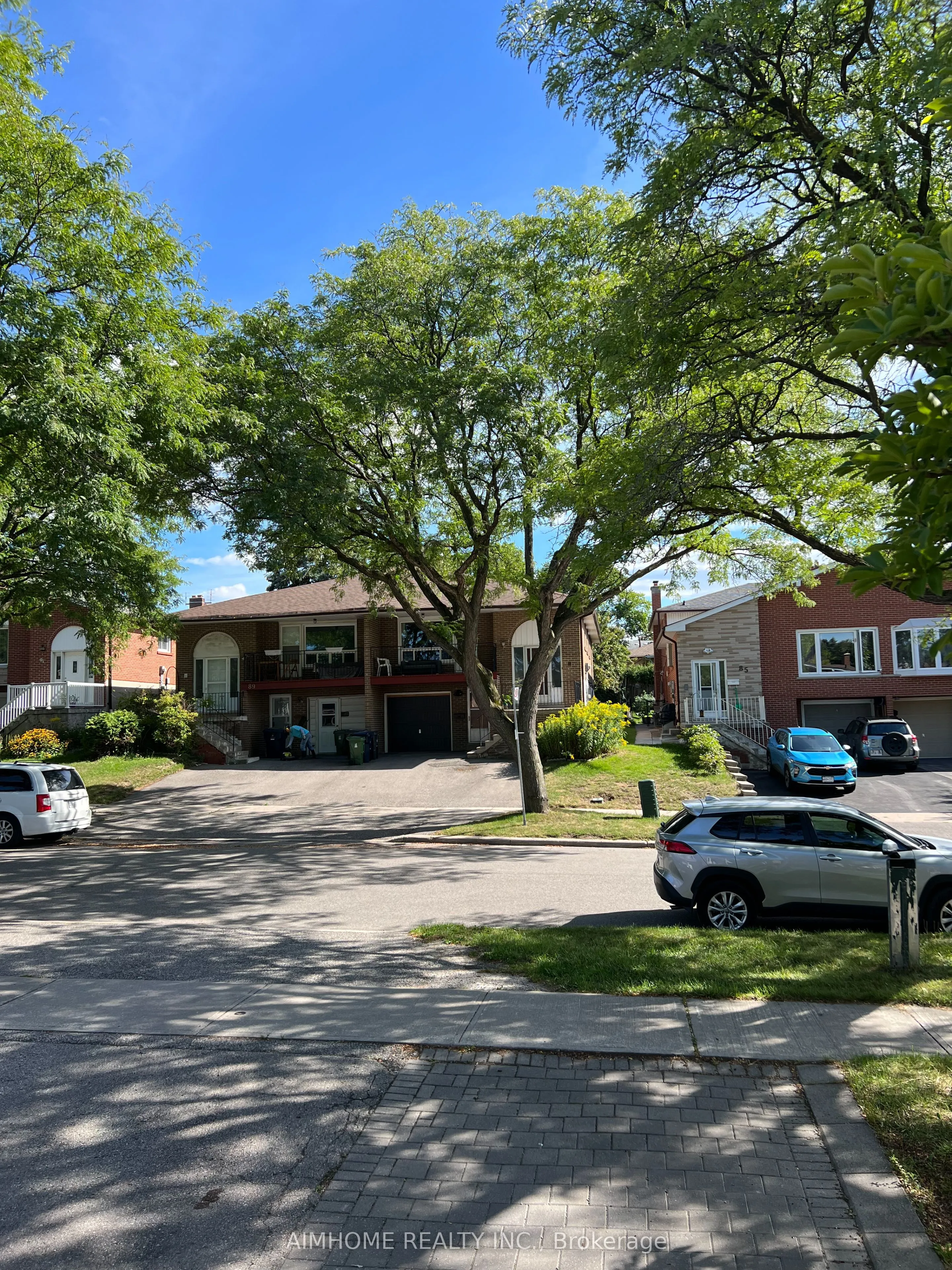 86 James Gray Drive, #Upper
