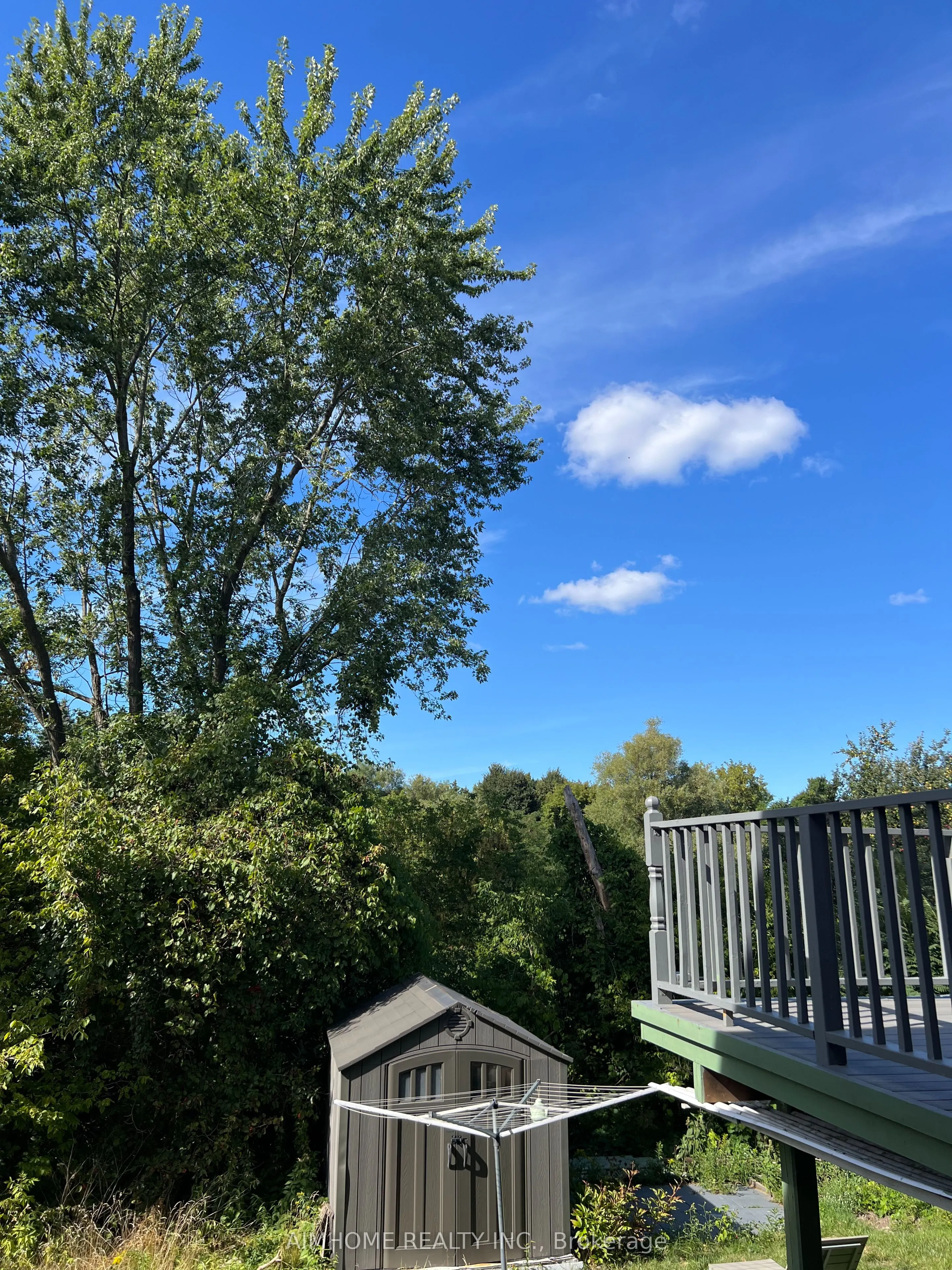 86 James Gray Drive, #Upper