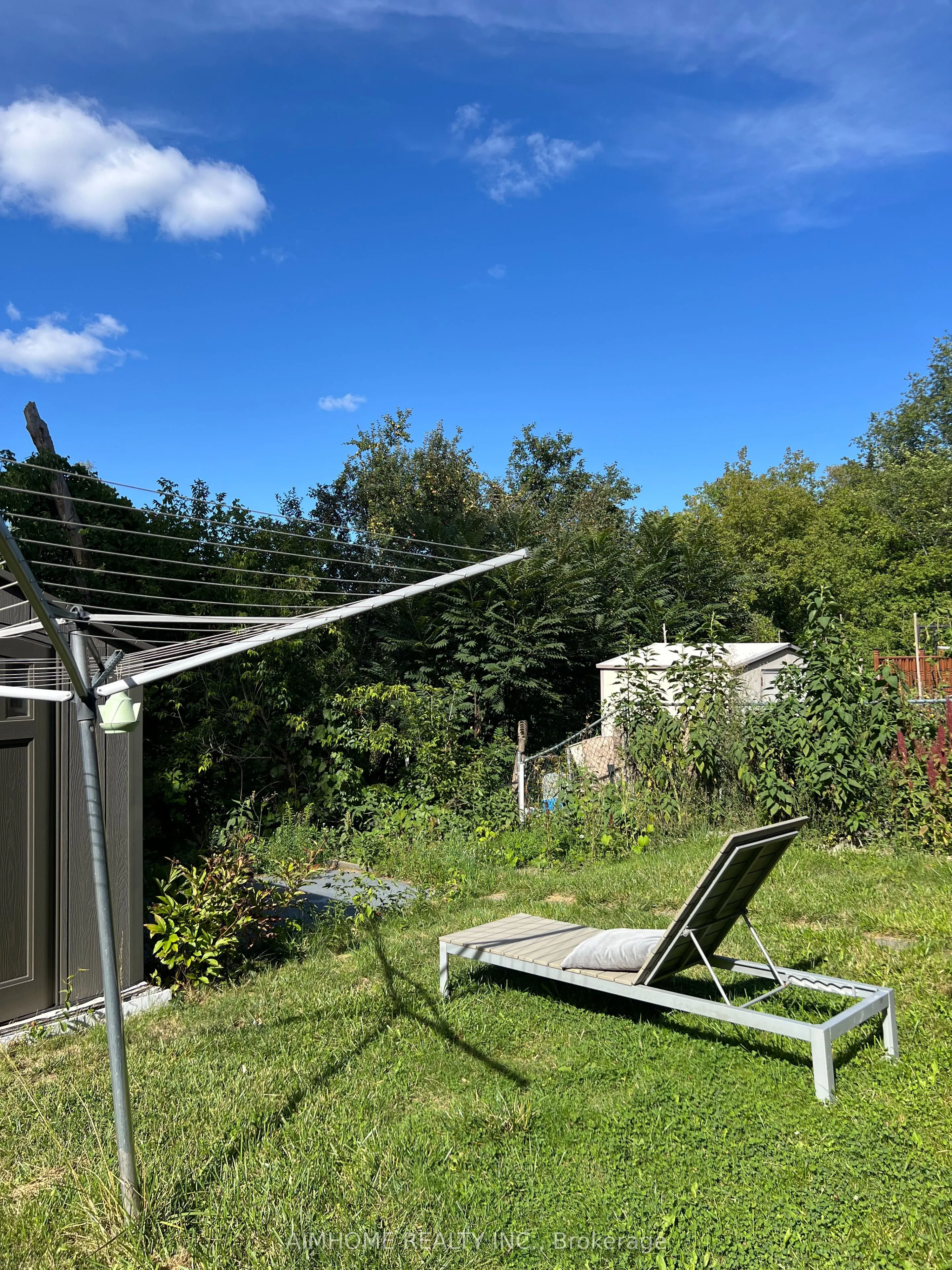 86 James Gray Drive, #Upper