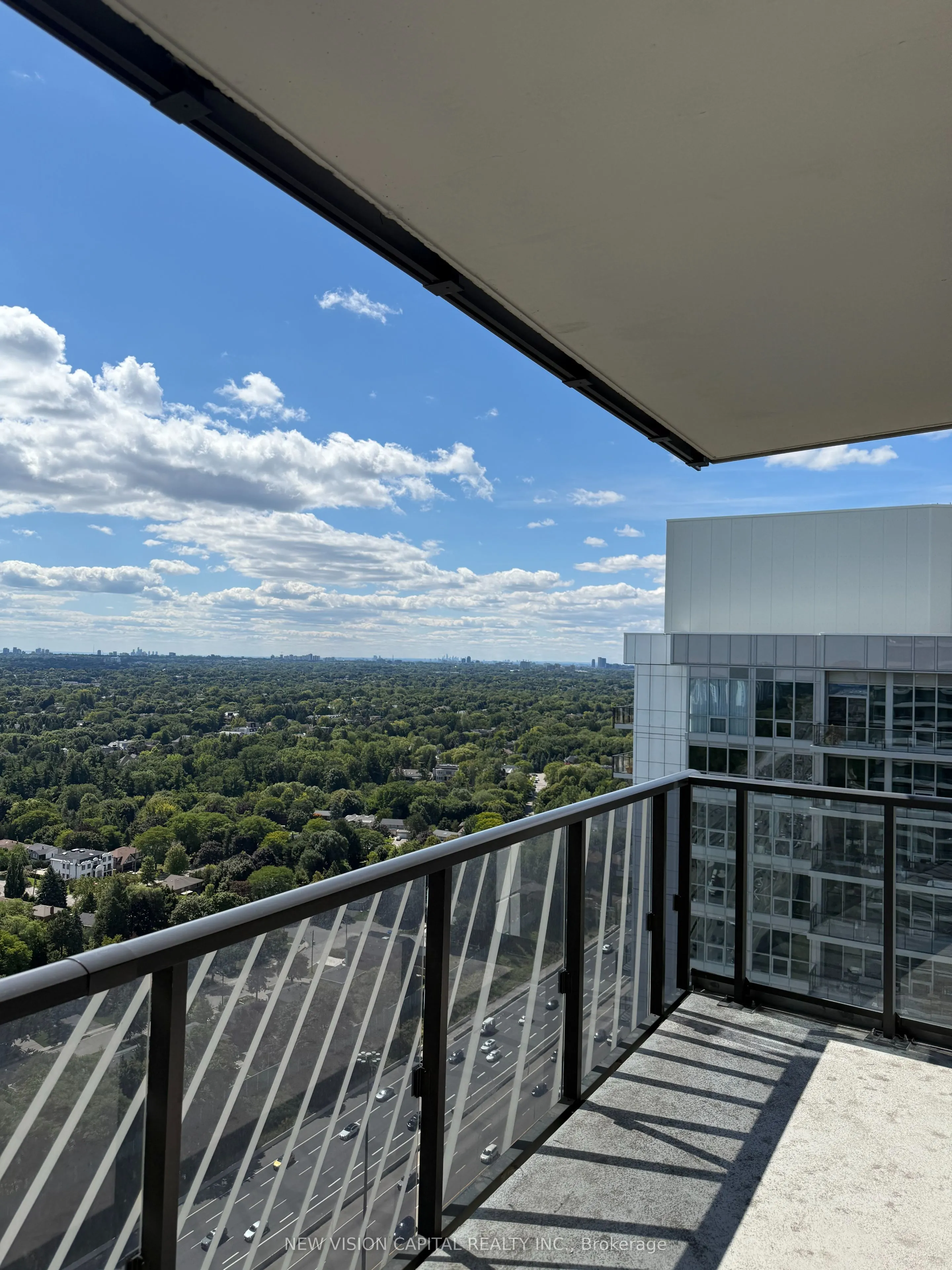 95 Mcmahon Drive, #3903