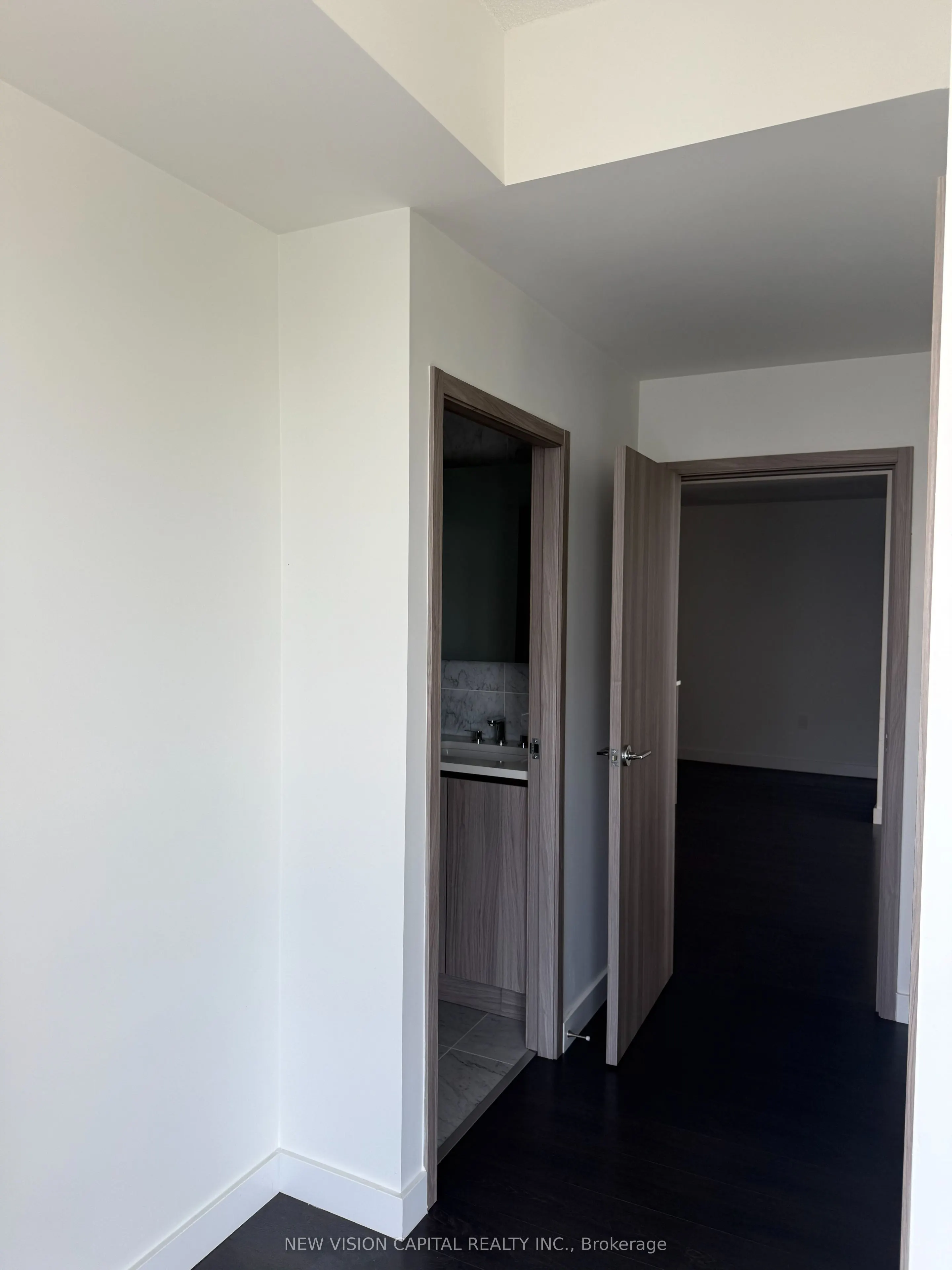 95 Mcmahon Drive, #3903