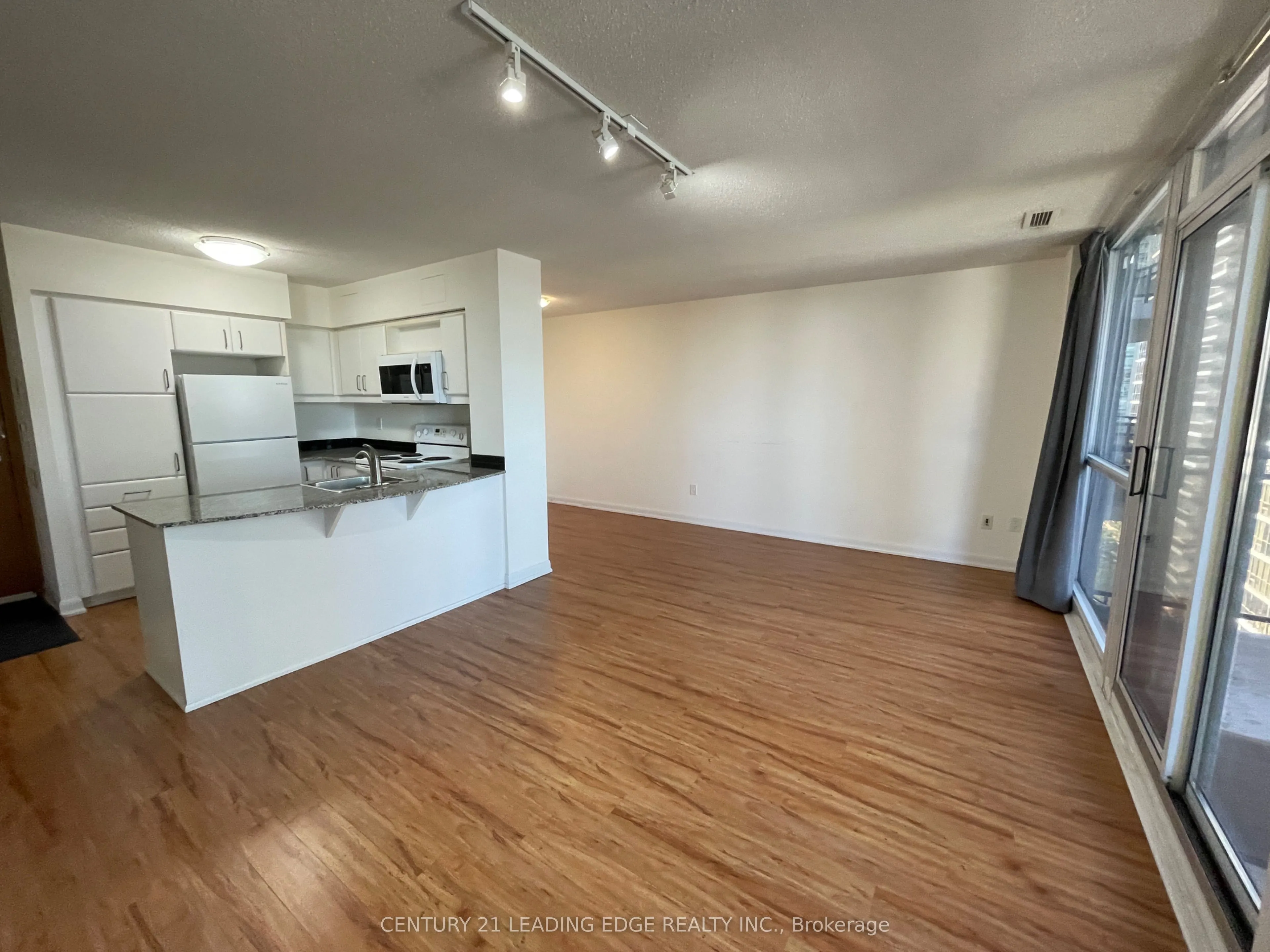 33 Sheppard Avenue E, #1107