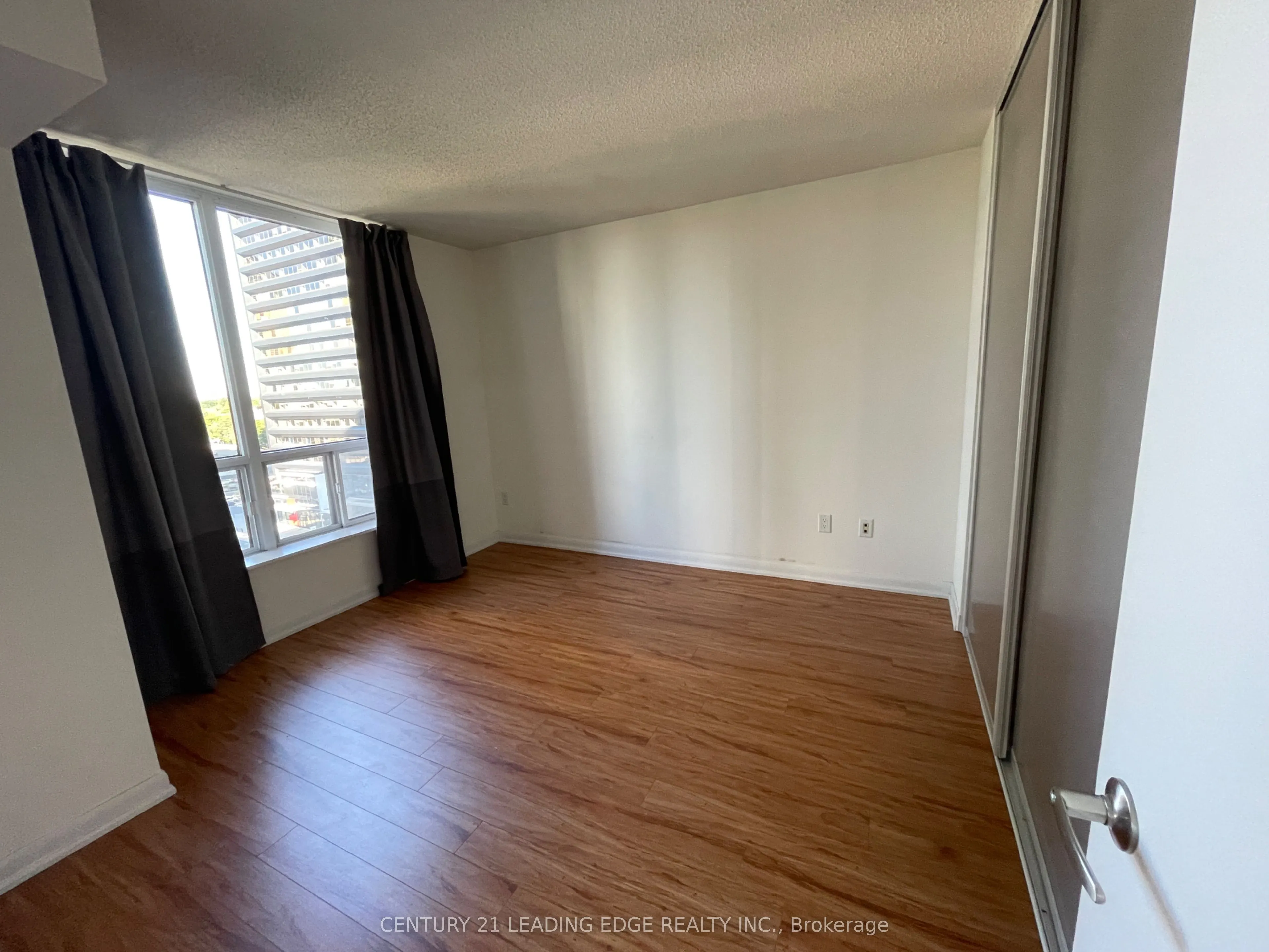 33 Sheppard Avenue E, #1107