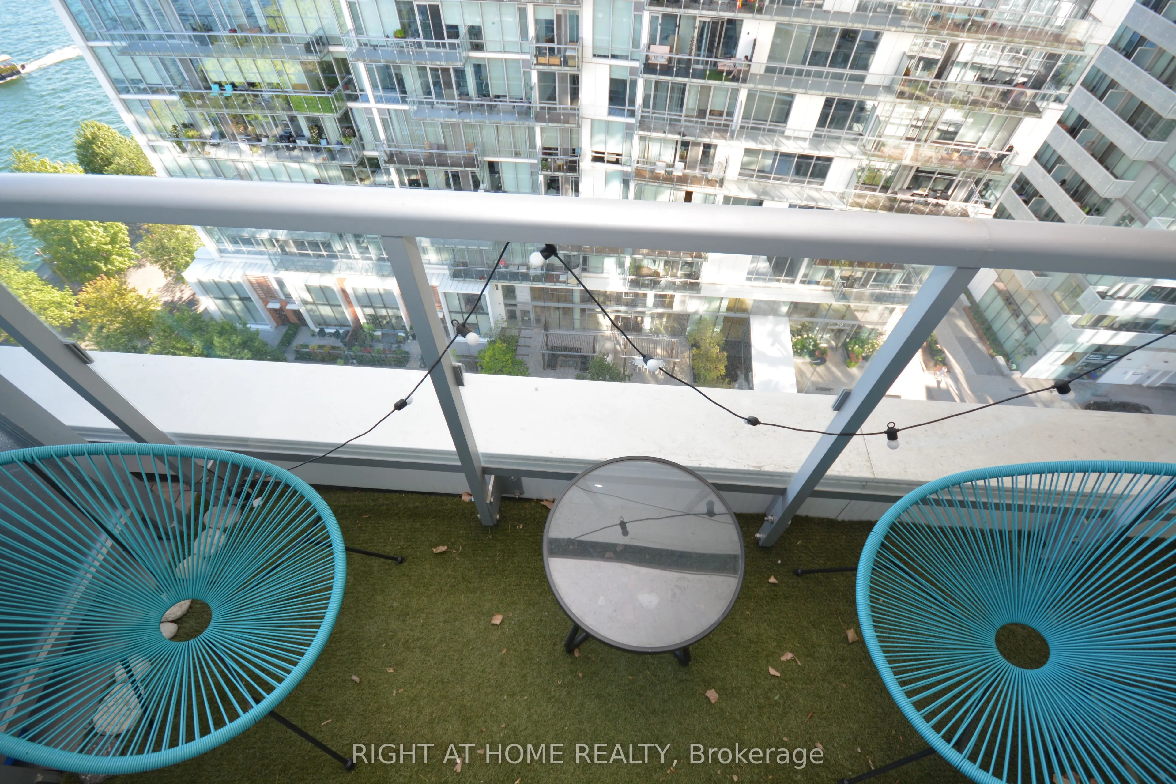 29 Queens Quay E, #1109