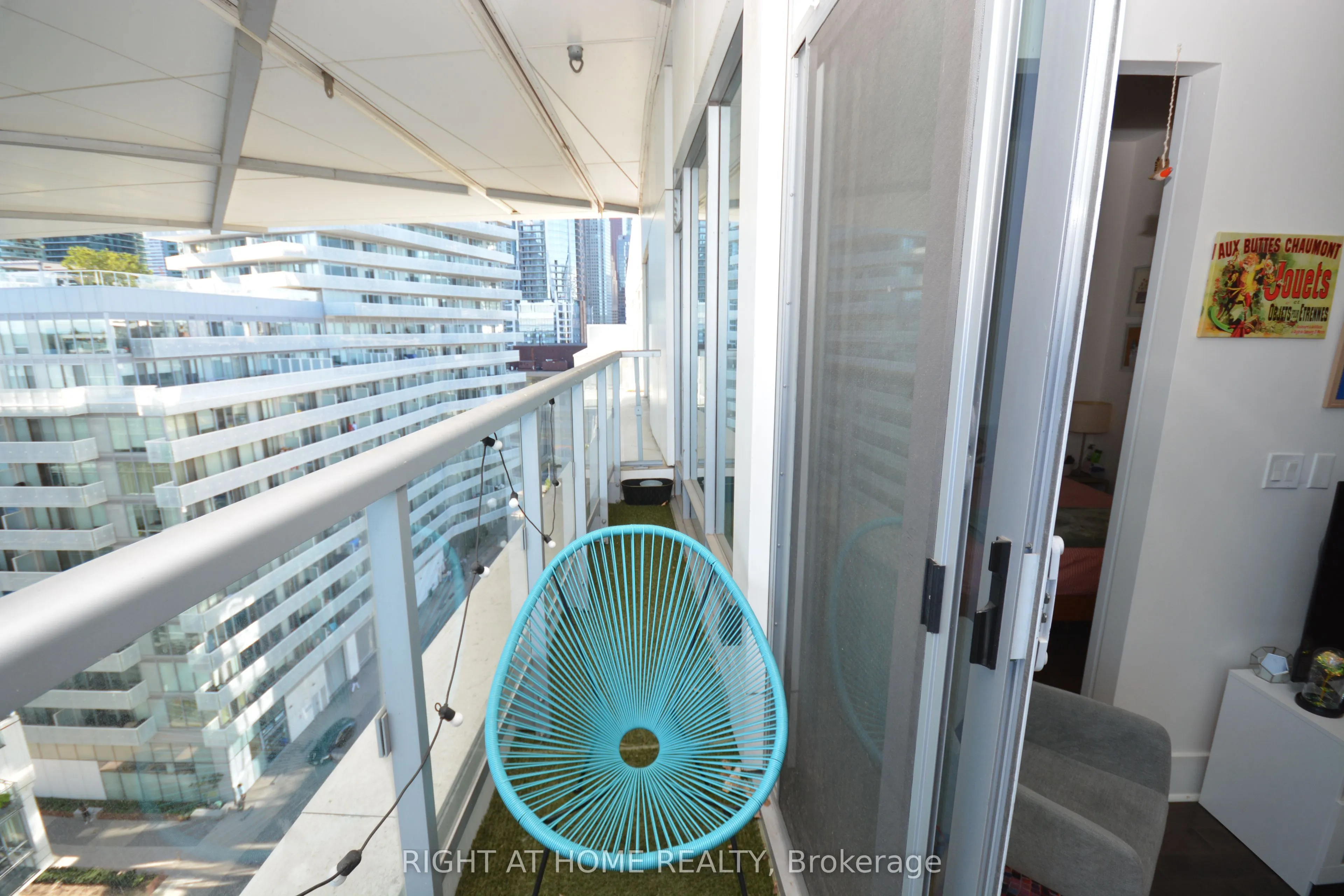 29 Queens Quay E, #1109