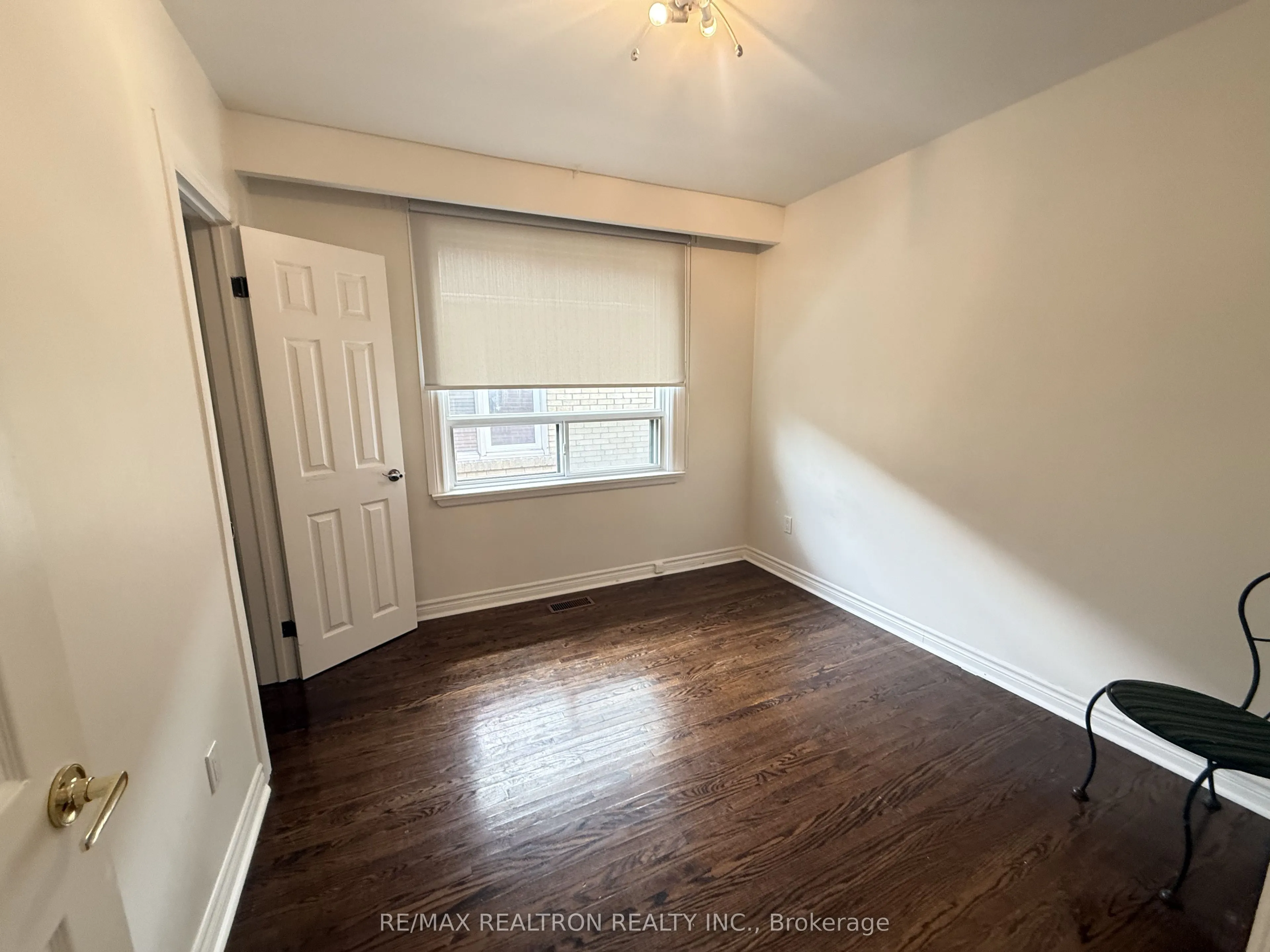 5 Carnegie Court, #Main
