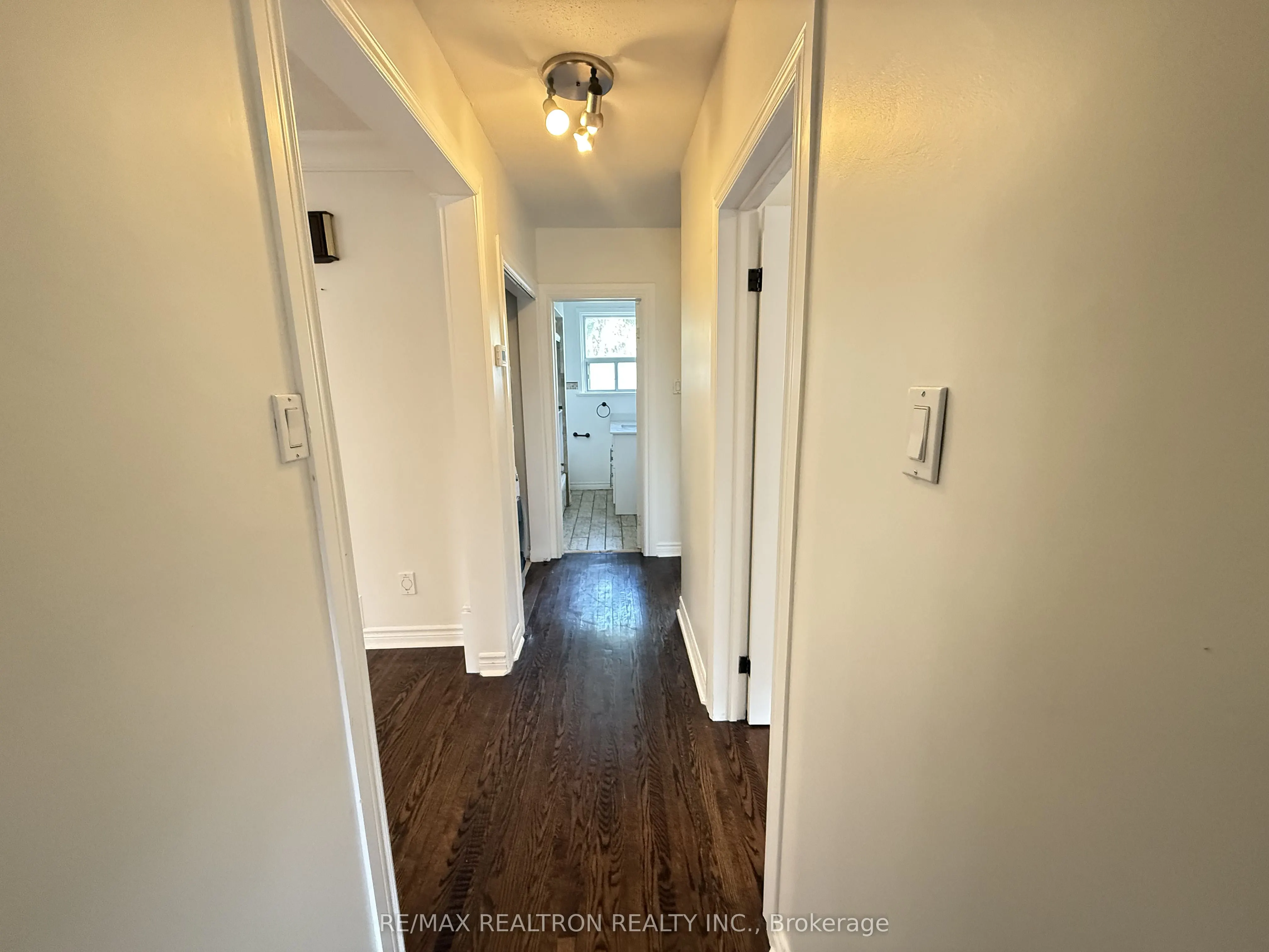 5 Carnegie Court, #Main
