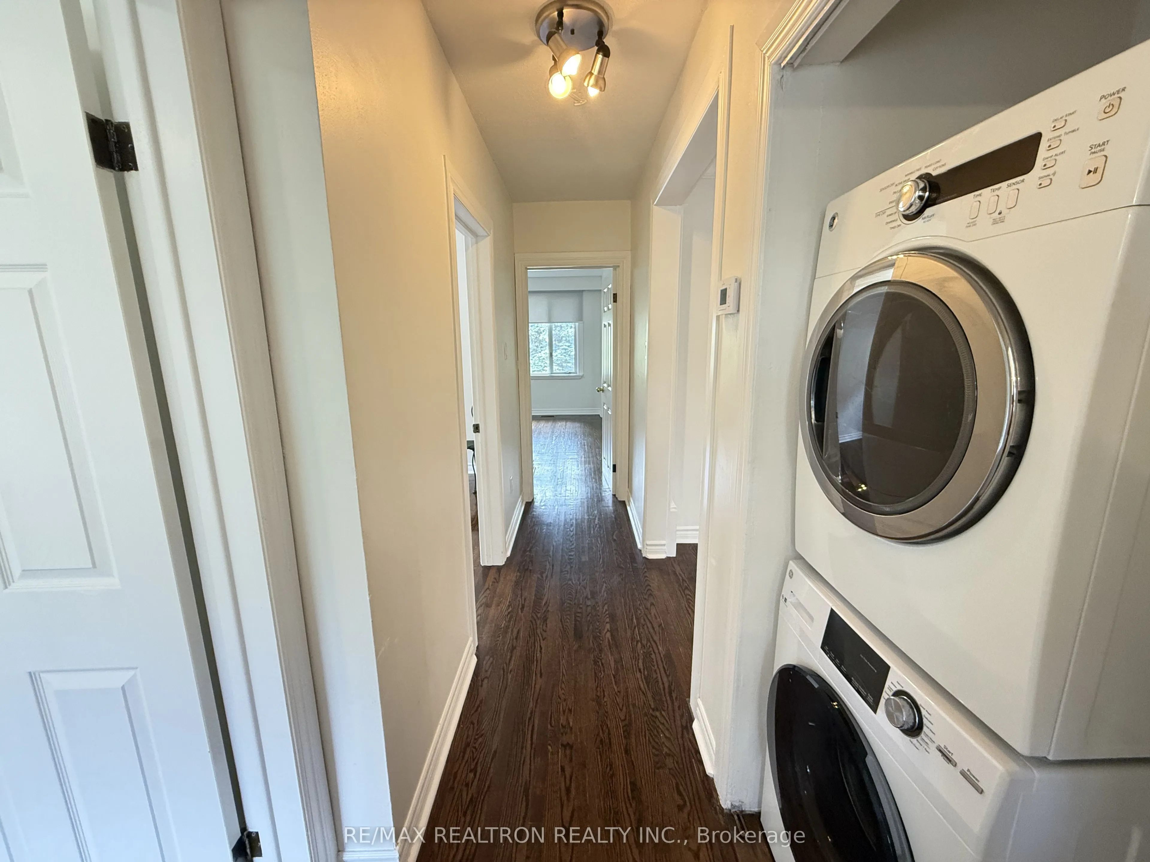 5 Carnegie Court, #Main