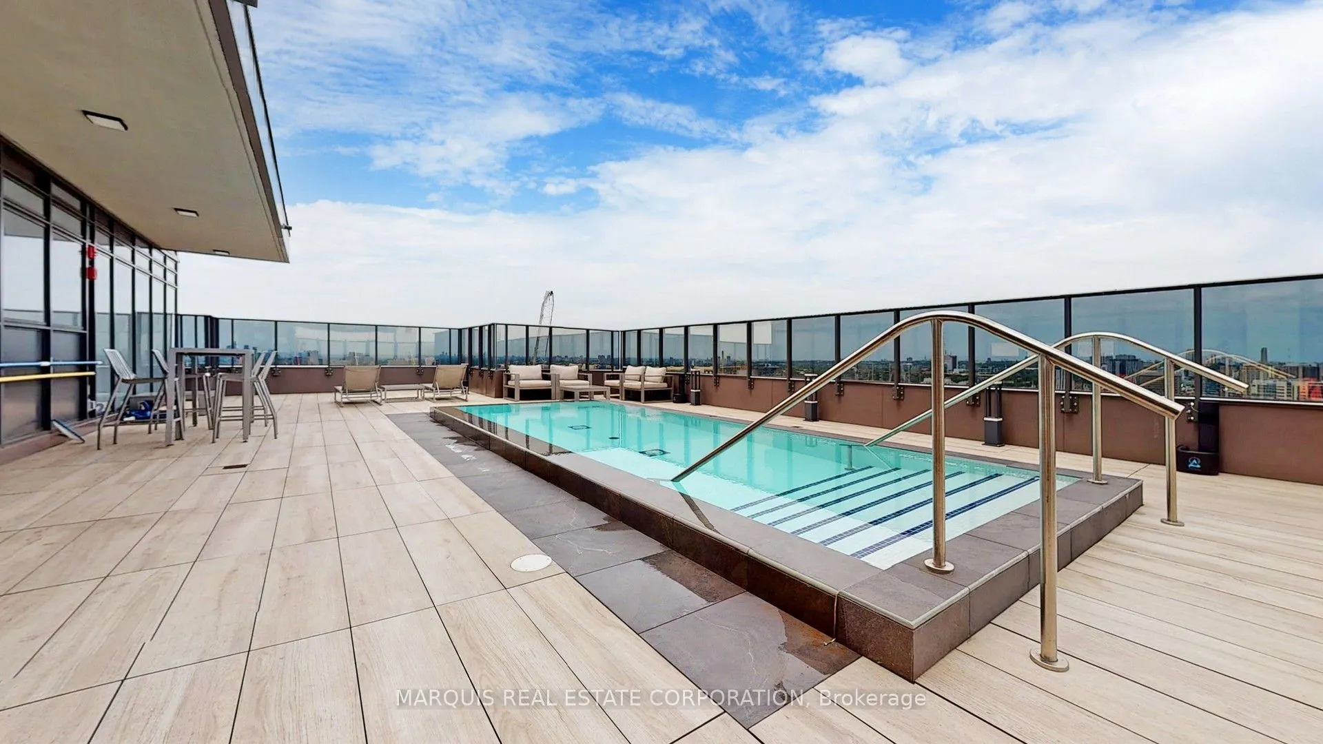 330 Richmond Street W, #505-MainBR