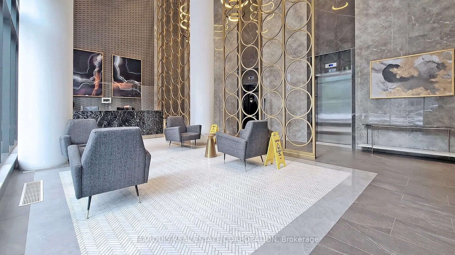 330 Richmond Street W, #505-MainBR